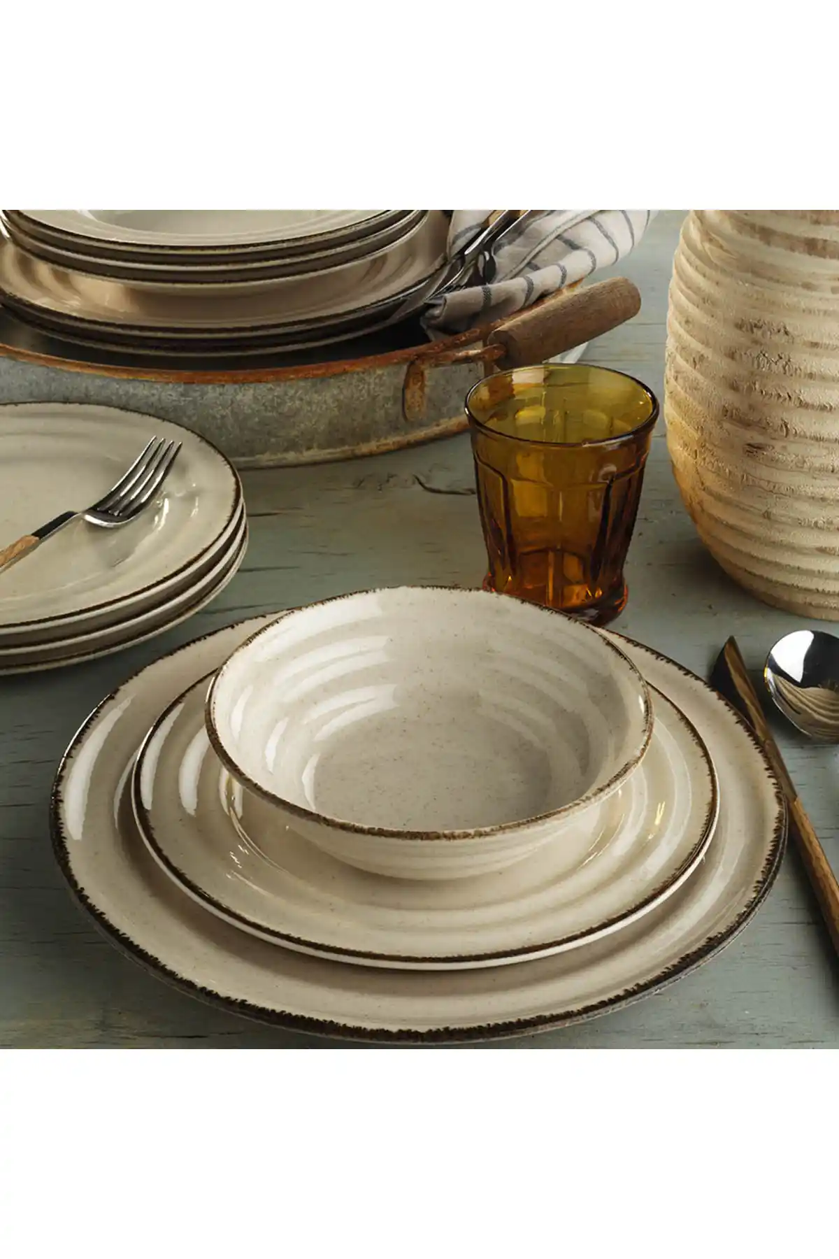 Kütahya Porselen Pearl Tuana 24 Parça Yemek Takımı Modern ve Dayanıklı Tasarımıyla Öne Çıkar