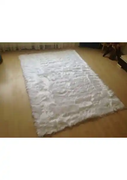 Kuzu Kürkü Dekoratif Beyaz Post Halı Yüksek Kalite ve Şıklık Sunar