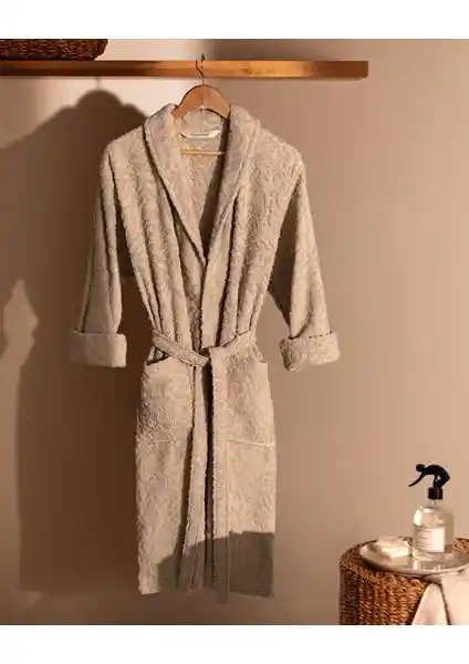 Madame Coco Roesia Şalyaka Kadın Bornoz: Konfor ve Şıklık Sunan Yüksek Kaliteli Ev Giyim Ürünü