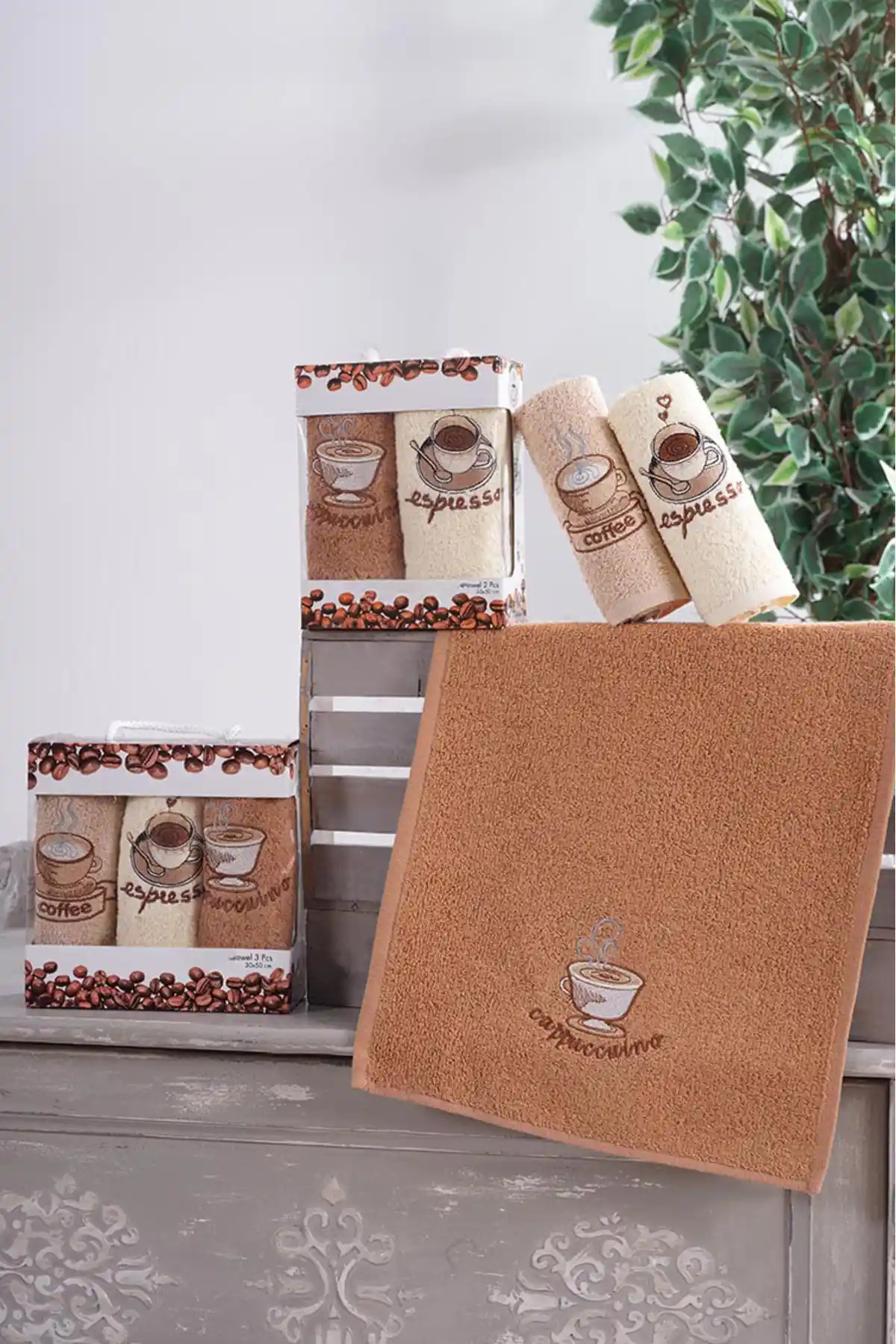 My Catherine Nakışlı 3'lü Mutfak ve Yüz Havlu Seti: Estetik ve Fonksiyonellik Bir Arada