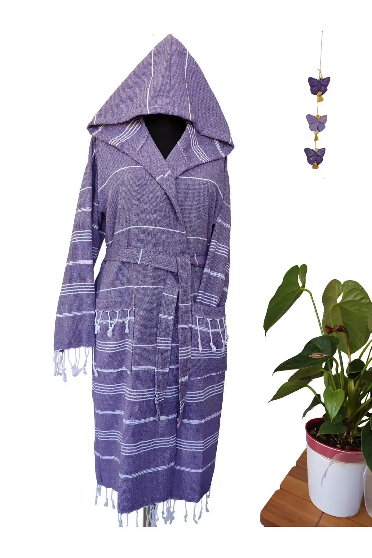 Peştanoz Peştemal Bornoz: Şıklık ve Fonksiyonelliğin Bir Arada Sunulduğu Yüksek Kaliteli Pamuklu Bornoz