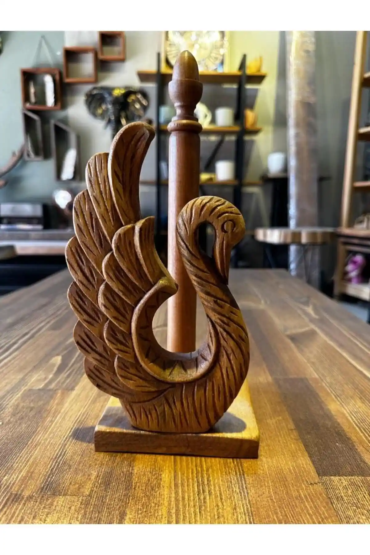 Shopkutuk Ahşap Kuğu Desenli Oyma Peçetelik: Estetik ve Fonksiyonellik Bir Arada