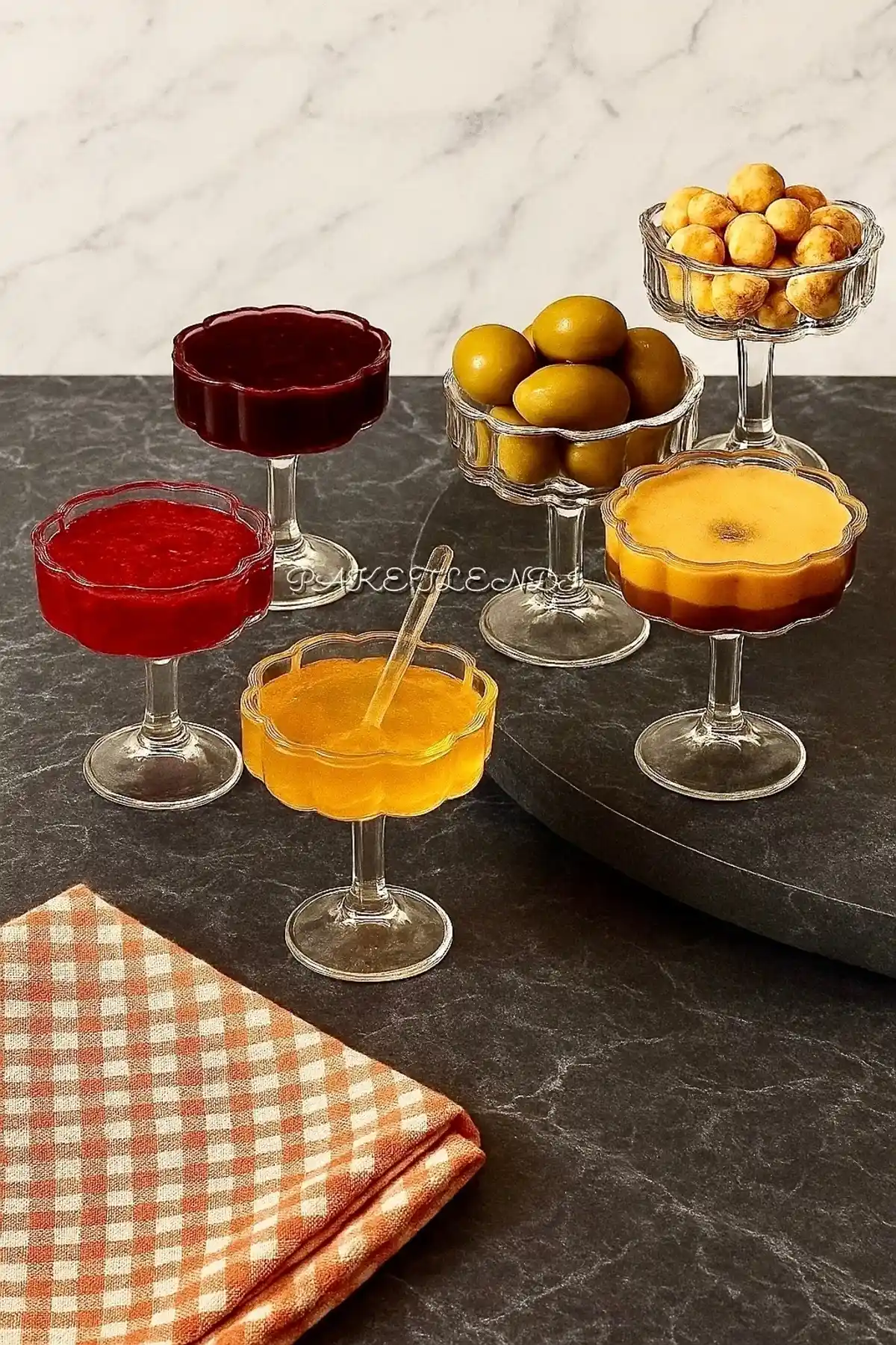 Şık ve Fonksiyonel 6’lı Ayaklı Cam Kahve Yanı Sunumluk Seti Ürün Özellikleri ve Kullanım Alanları