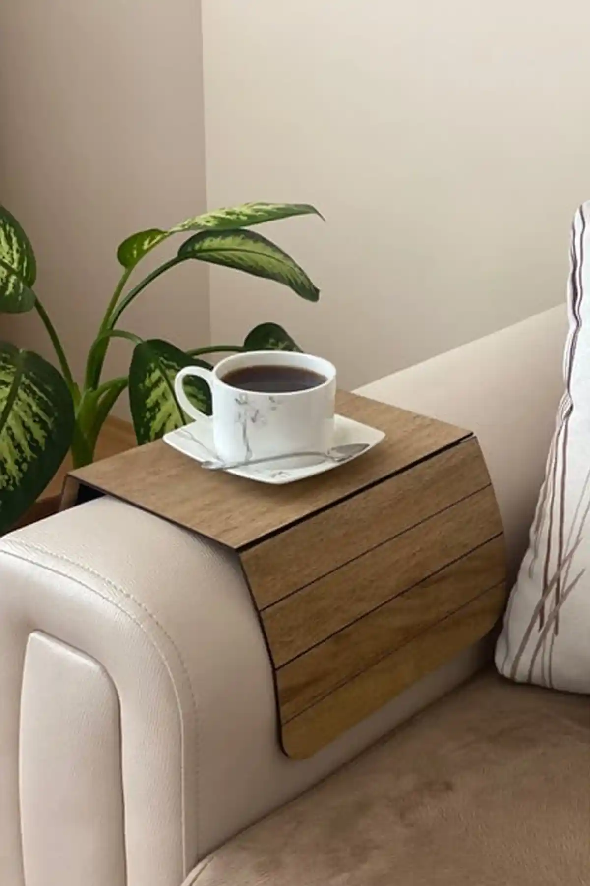 YUNUSOĞLU HOME Katlanabilir Ahşap Yan Sehpa Modern ve Şık Tasarım Özellikleri