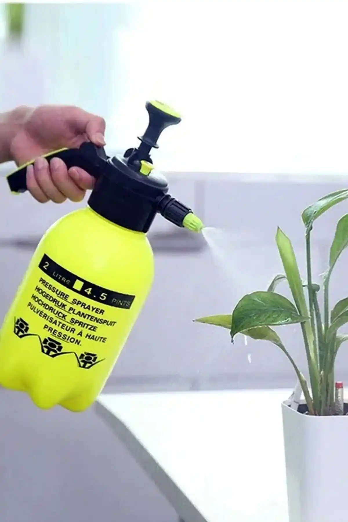 AYACO 2 Litrelik Basınçlı Püskürtme Pompası ile Çok Amaçlı Kullanım ve Dayanıklılık