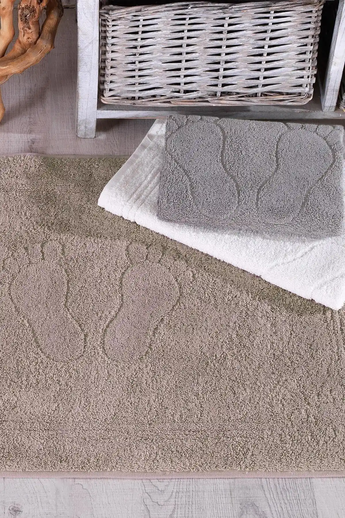 Binnur Home ve Özdilek Banyo Ayak Havlusu Setleri Karşılaştırması