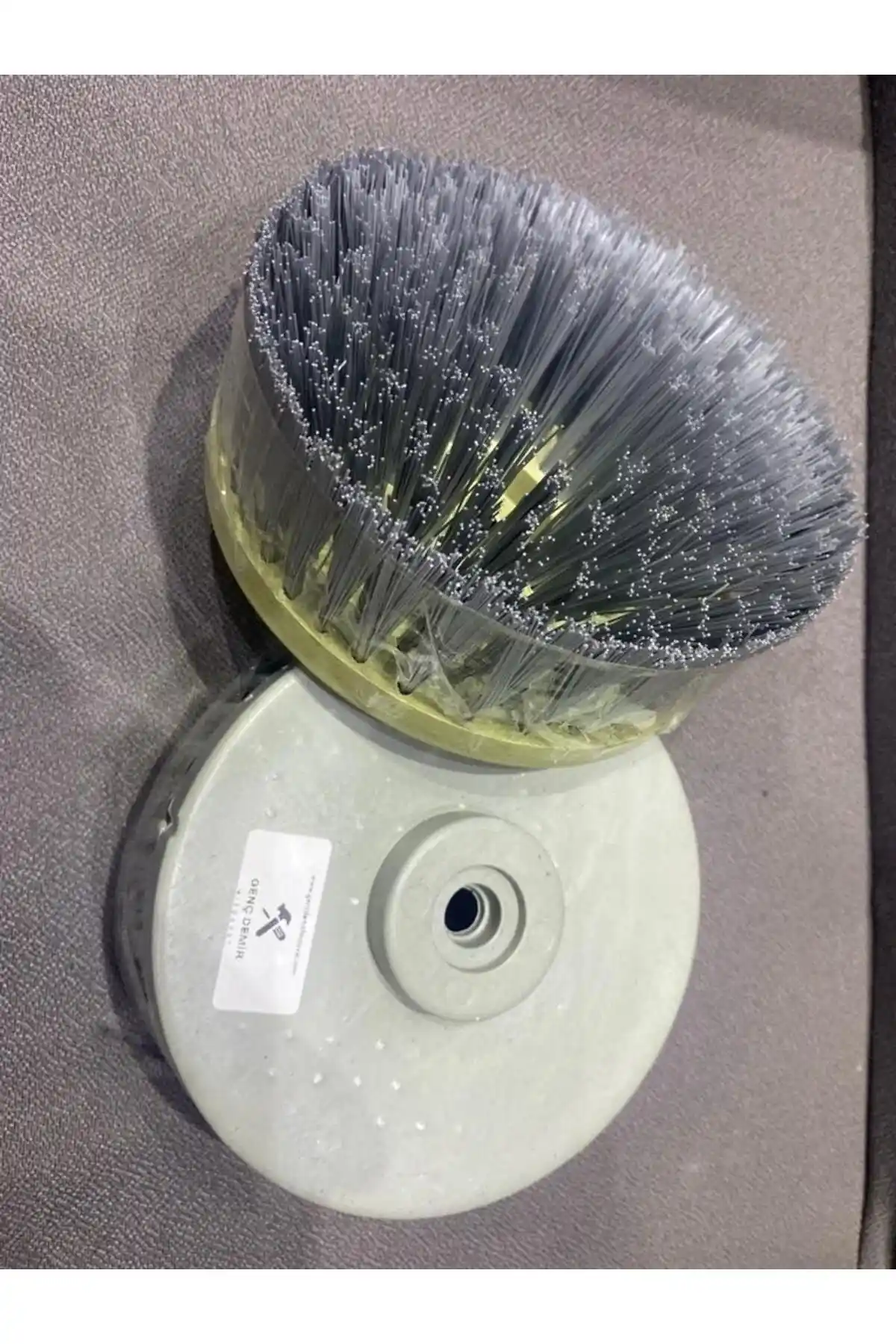 Biotech Motorlu Tırpan Halı Yıkama Fırça: Güçlü ve Ergonomik Temizlik Çözümü