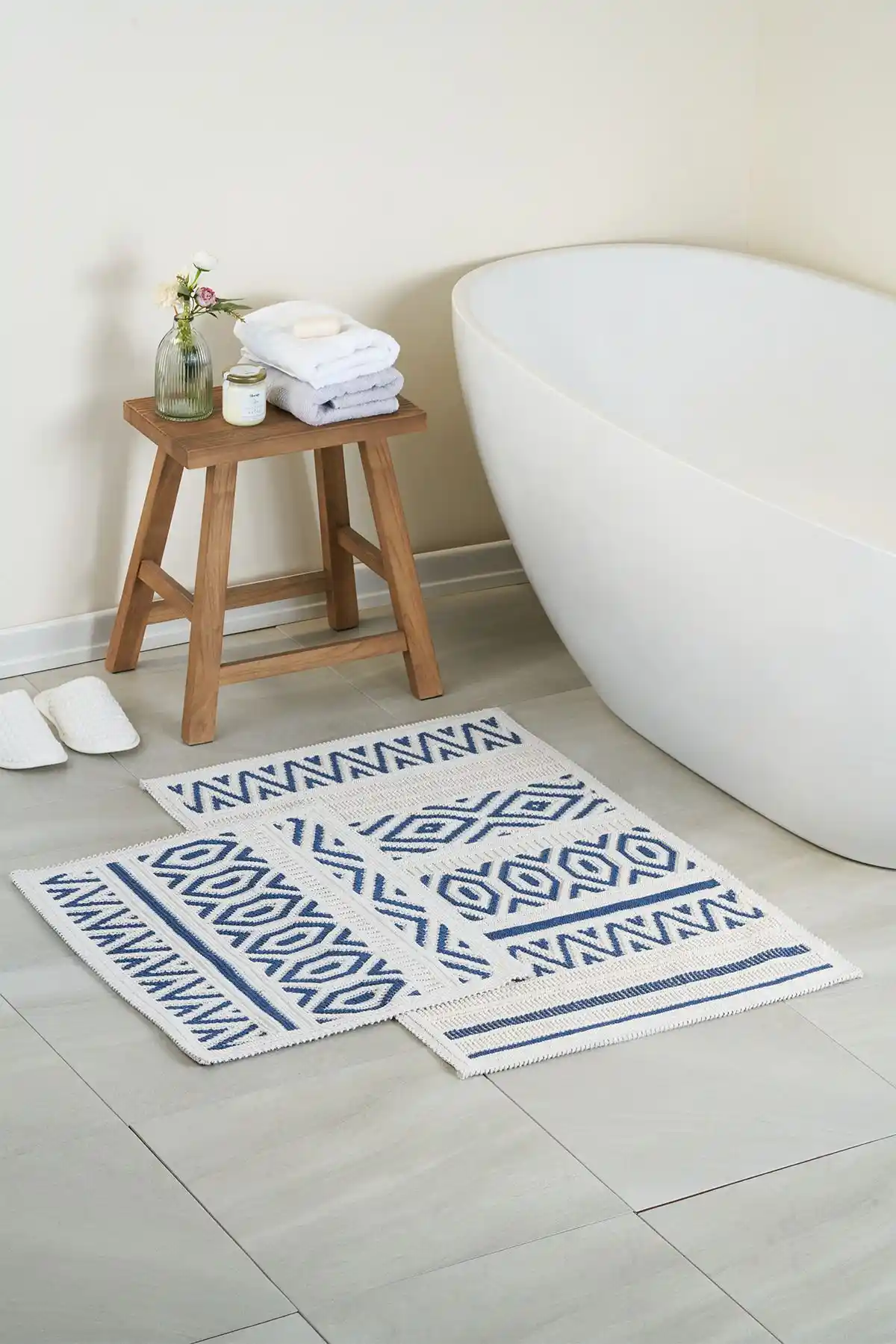 Bluenity Hat ve Koza Home Medea Banyo Paspas Setleri Karşılaştırması