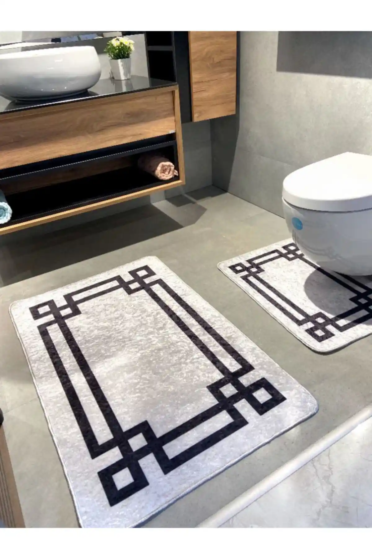 Brillant Lateks Taban ve Tracy Çizgili Banyo Paspasları Karşılaştırması