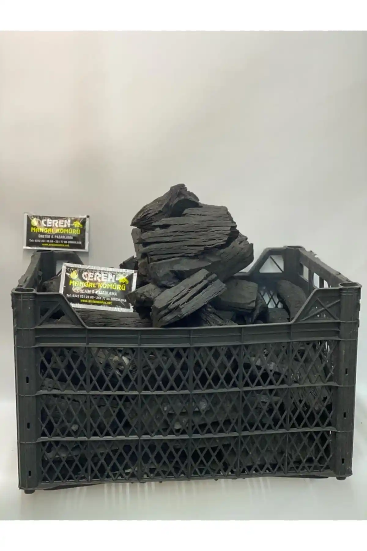 Ceren Meşe Mangal Kömürü: Doğal, Uzun Süreli Yanma ve Düşük Duman Özelliğiyle Mangal Keyfi