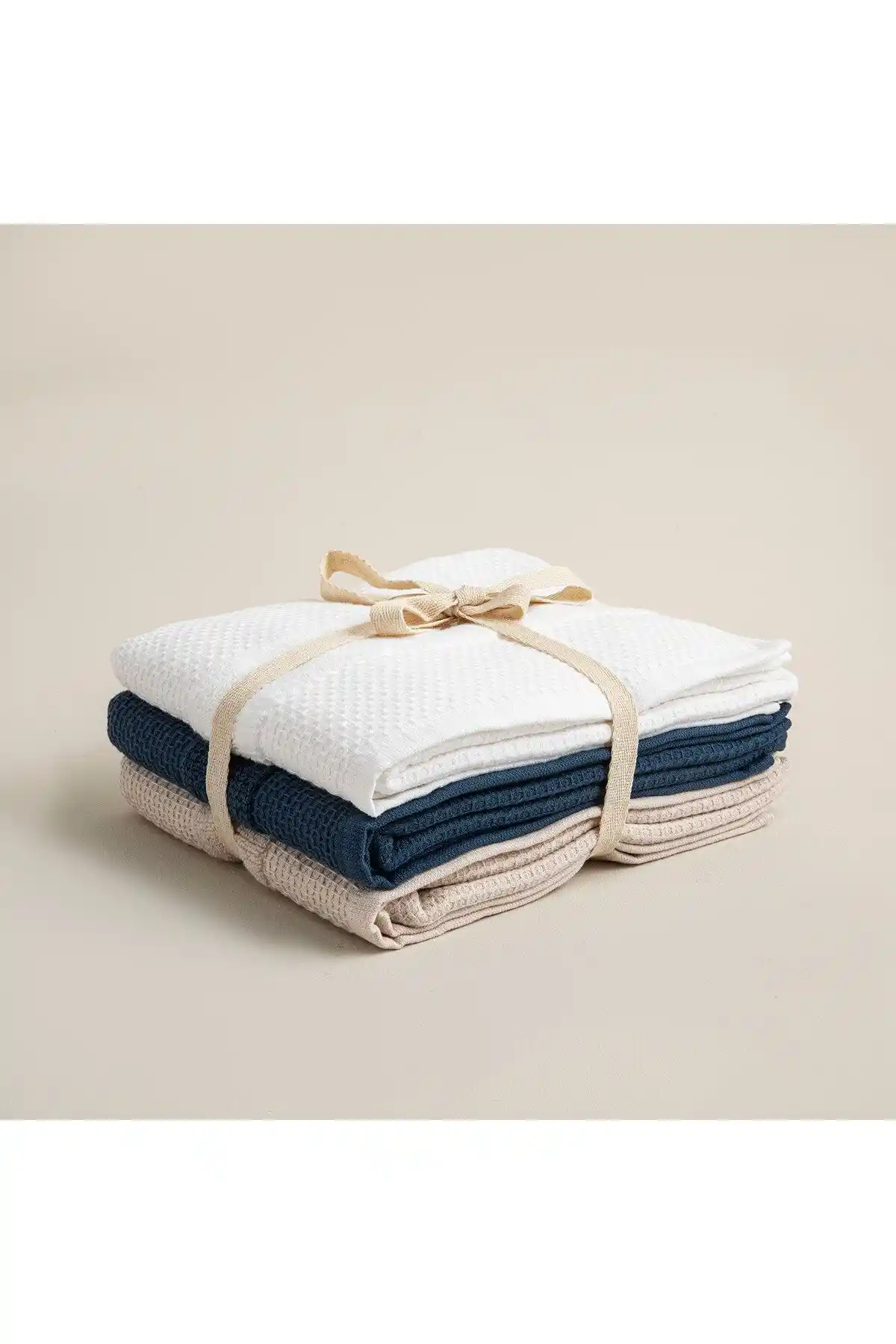 Chakra Sobeska ve Chakra Solid Nakışlı Yüz Havlusu Karşılaştırması