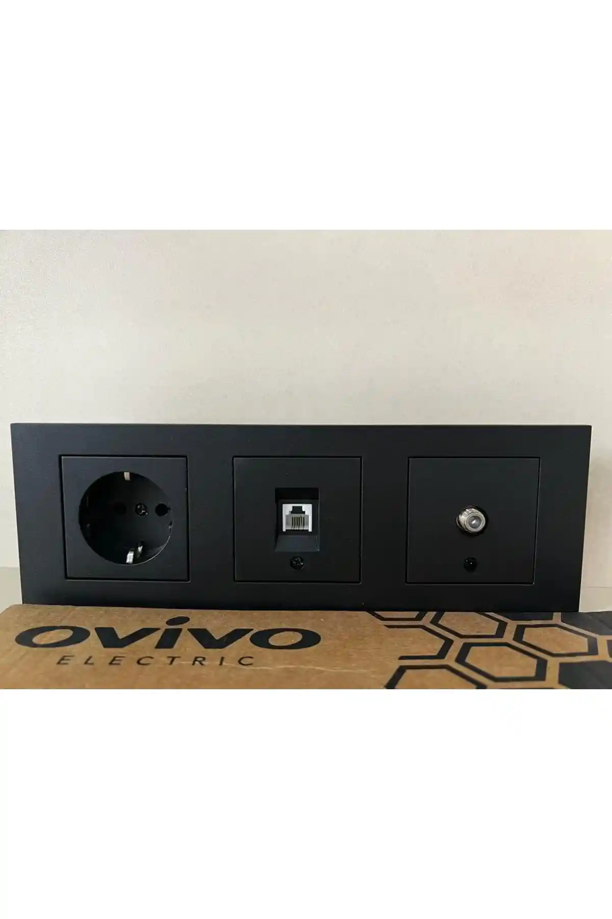 Creative Case Ovivo Siyah 3'lü Set: Modern ve Güvenli Elektrik Prizi Çözümü