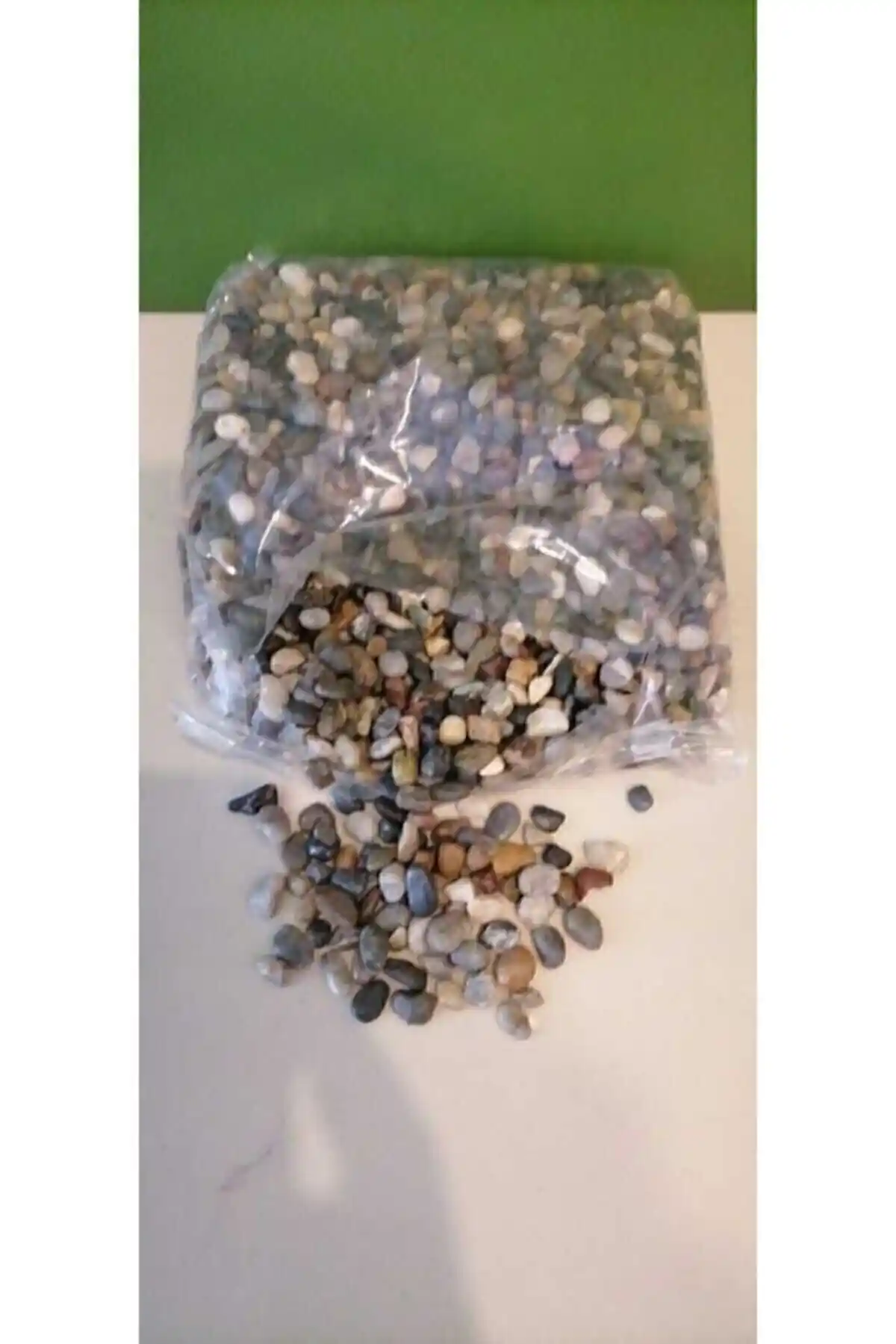 Doğal Çakıl Taşı ile Dekorasyon: İç ve Dış Mekanlar İçin Sürdürülebilir Çözüm