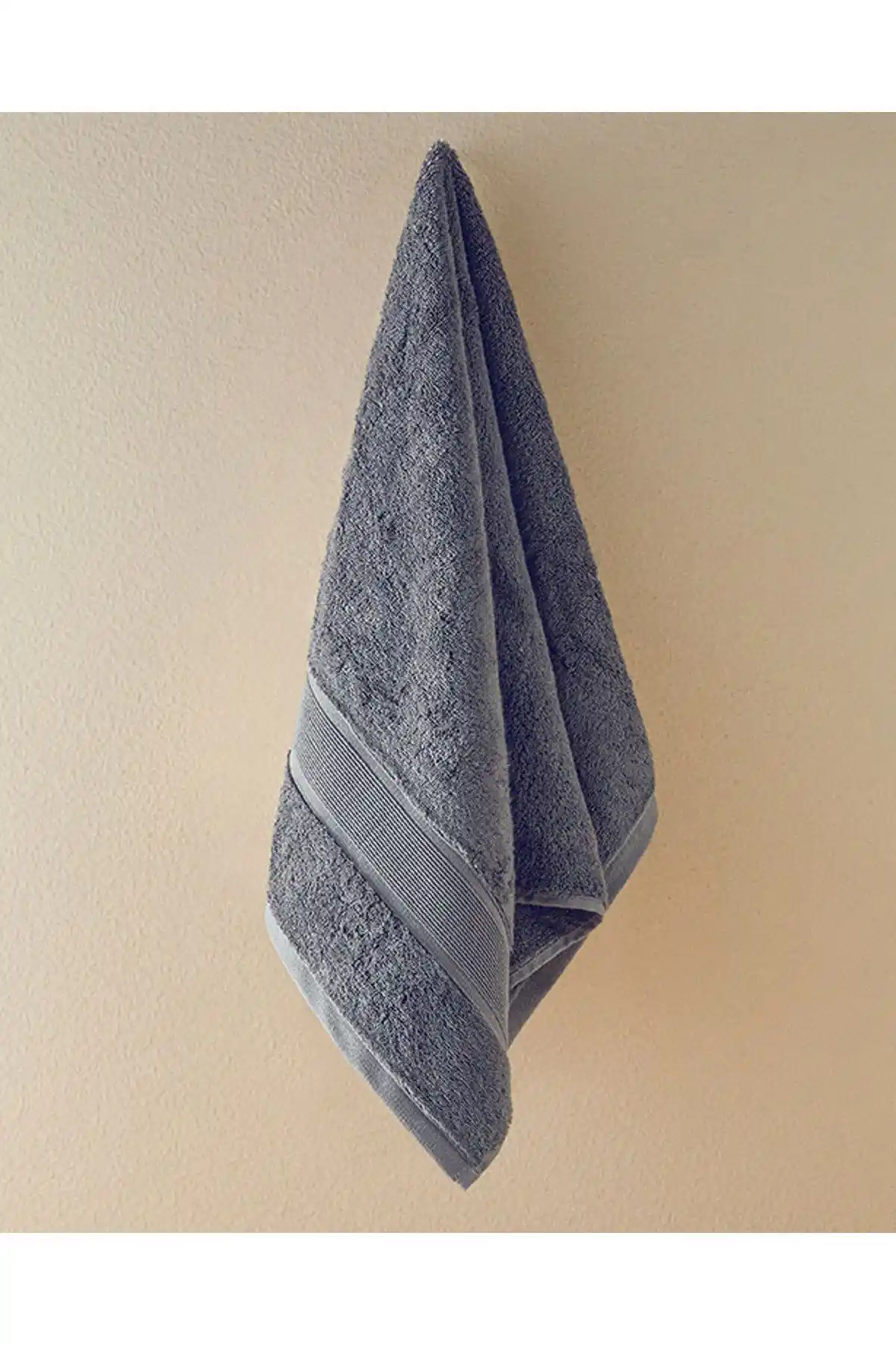 English Home Yüz Havlusu Karşılaştırması: Poffy Soft ve Pure Basic Modelleri