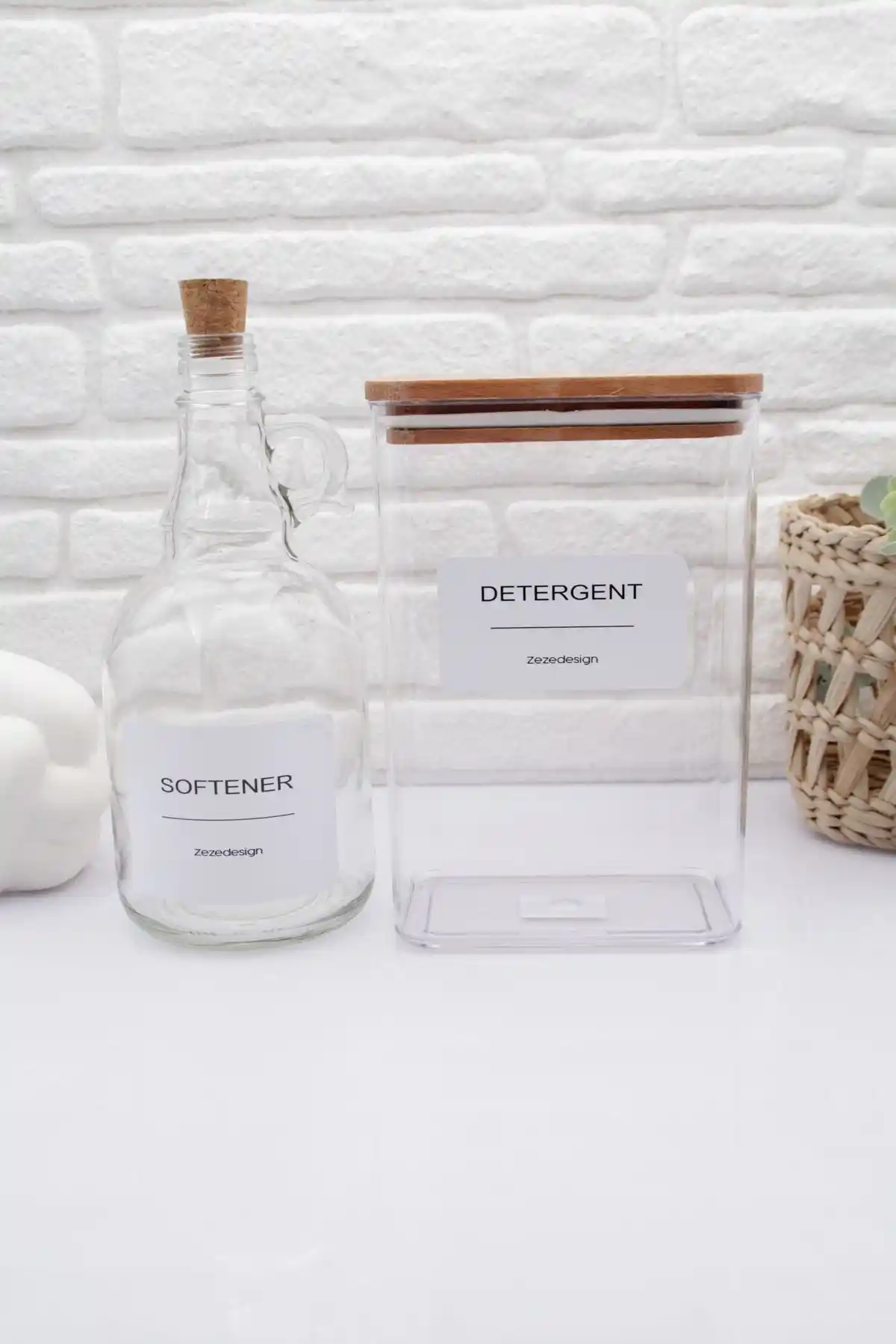 Ev Temizliği İçin Uygun Ahşap Kapaklı ve Mika Deterjan Kutuları Karşılaştırması