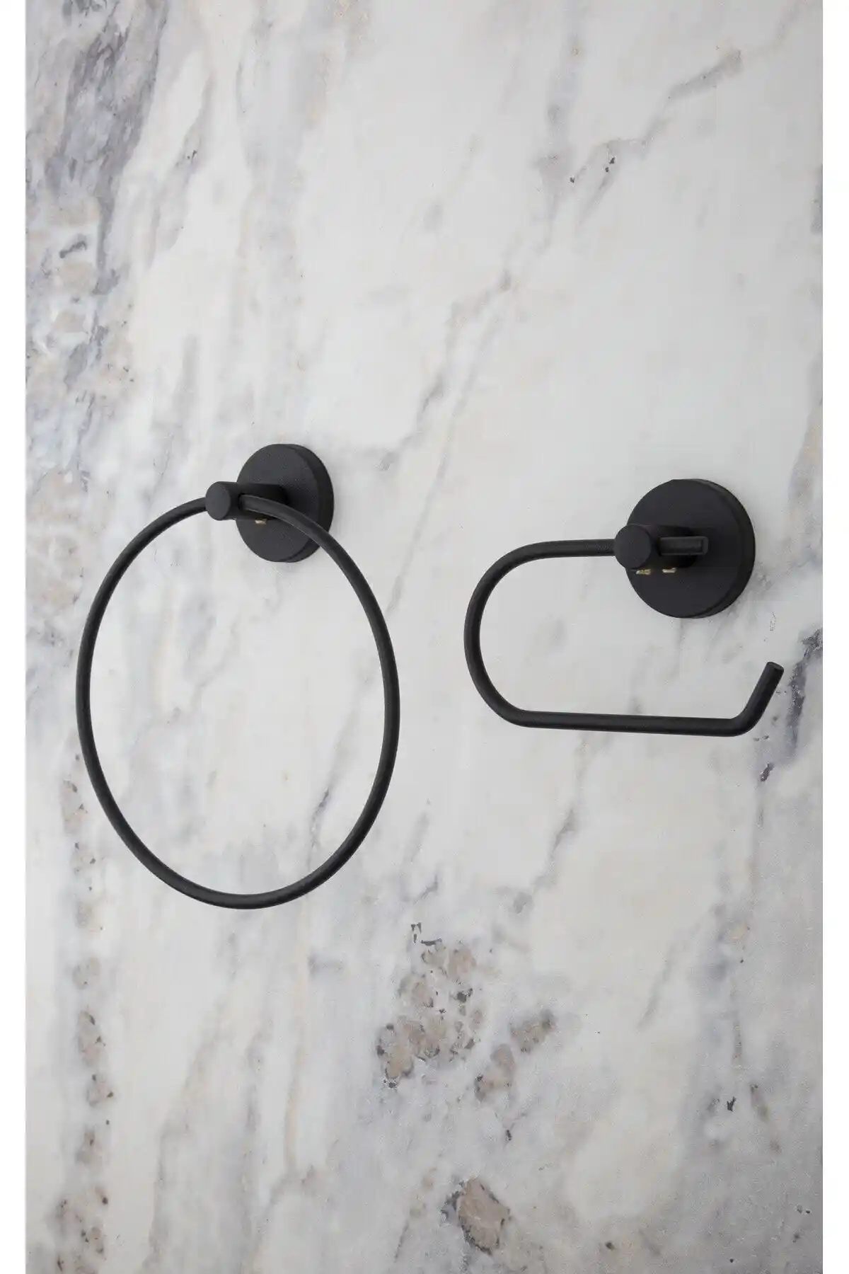 Evina Banyo Seti: Modern ve Şık Tasarımıyla Banyolarınıza Yenilik Katın