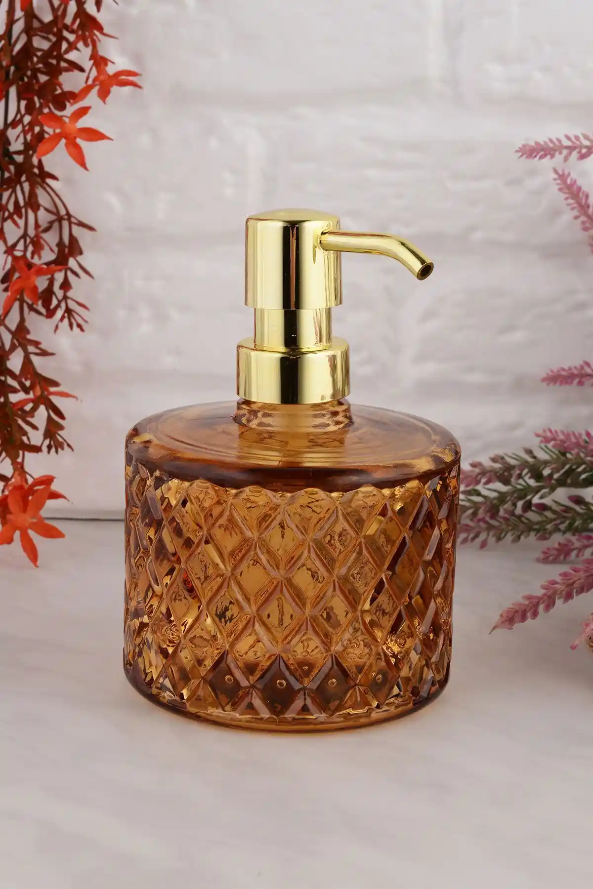 Kristal Cam ve El Yapımı Sabunluk Karşılaştırması: Estetik ve Kullanım Özellikleri