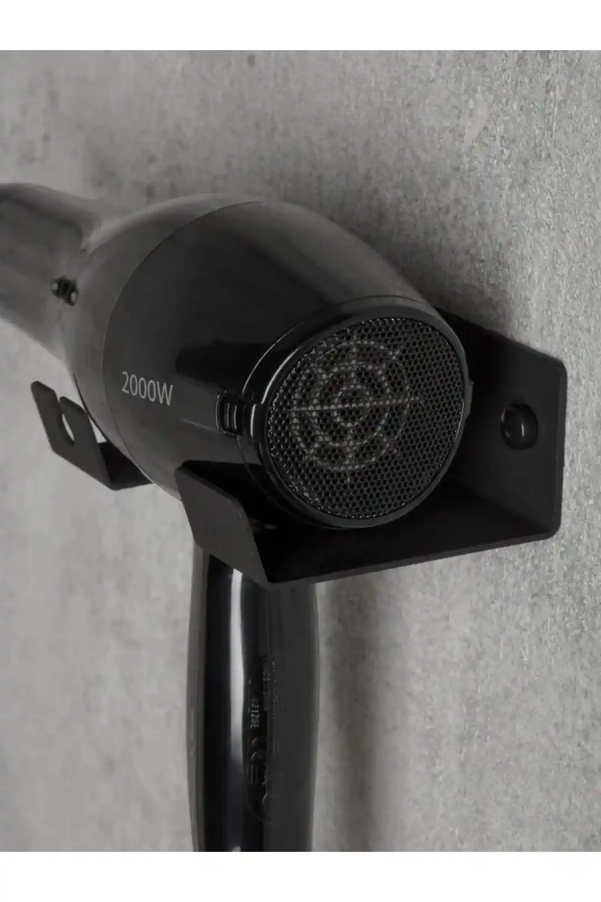 Metal ve yapışkanlı saç kurutma makinesi askıları karşılaştırması: özellikleri ve kullanıcı yorumları