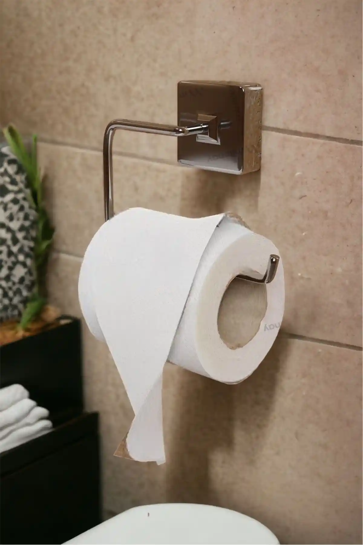 Milenay ve ORSA HOME Tuvalet Kağıtlıklarının Detaylı Karşılaştırması