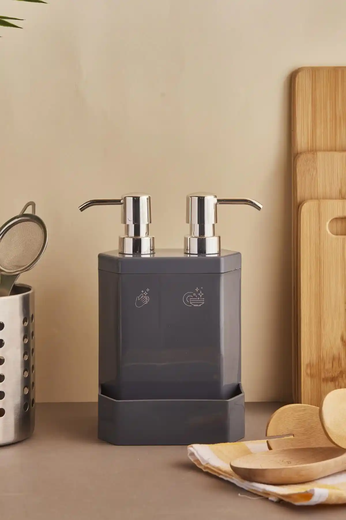 Mutfak Sıvı Sabunlukları Karşılaştırması: Perotti Marlon Lecce ve Prima Nova Viva Modelleri