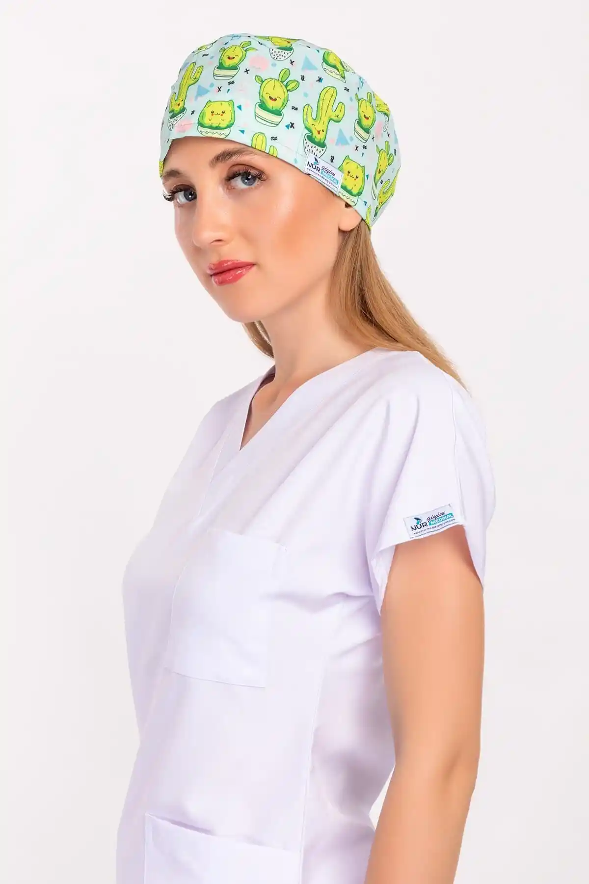 Nur Ortopedi Unisex Cerrahi Bone: Konforlu ve Uzun Ömürlü Sağlık Personeli Tasarımı