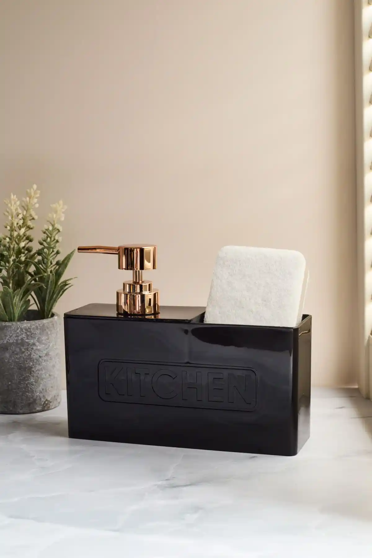 Perotti Kitchen İki Popüler Mutfak Sıvı Sabunluğu Karşılaştırması ve Seçim Rehberi