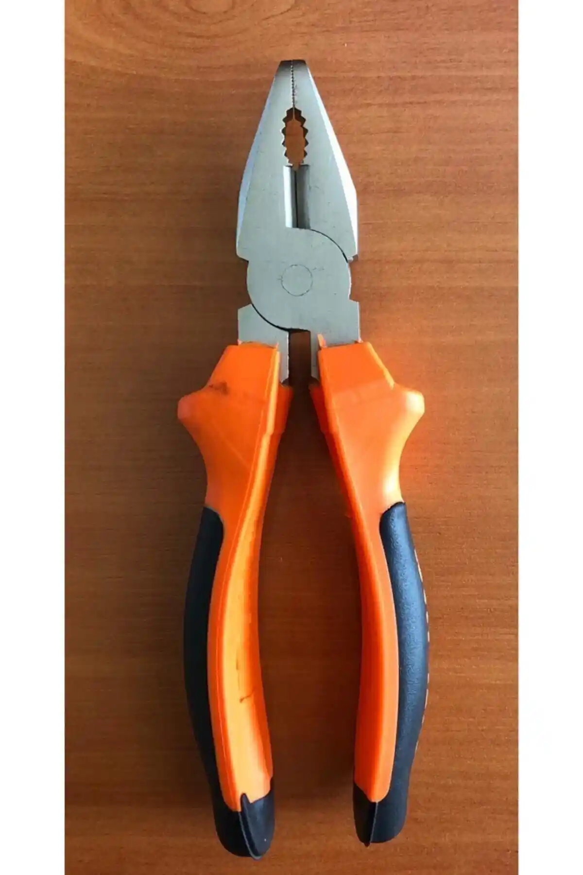 Super Pense 160mm dayanıklılık ve kullanım kolaylığı sağlayan pratik pense modeli