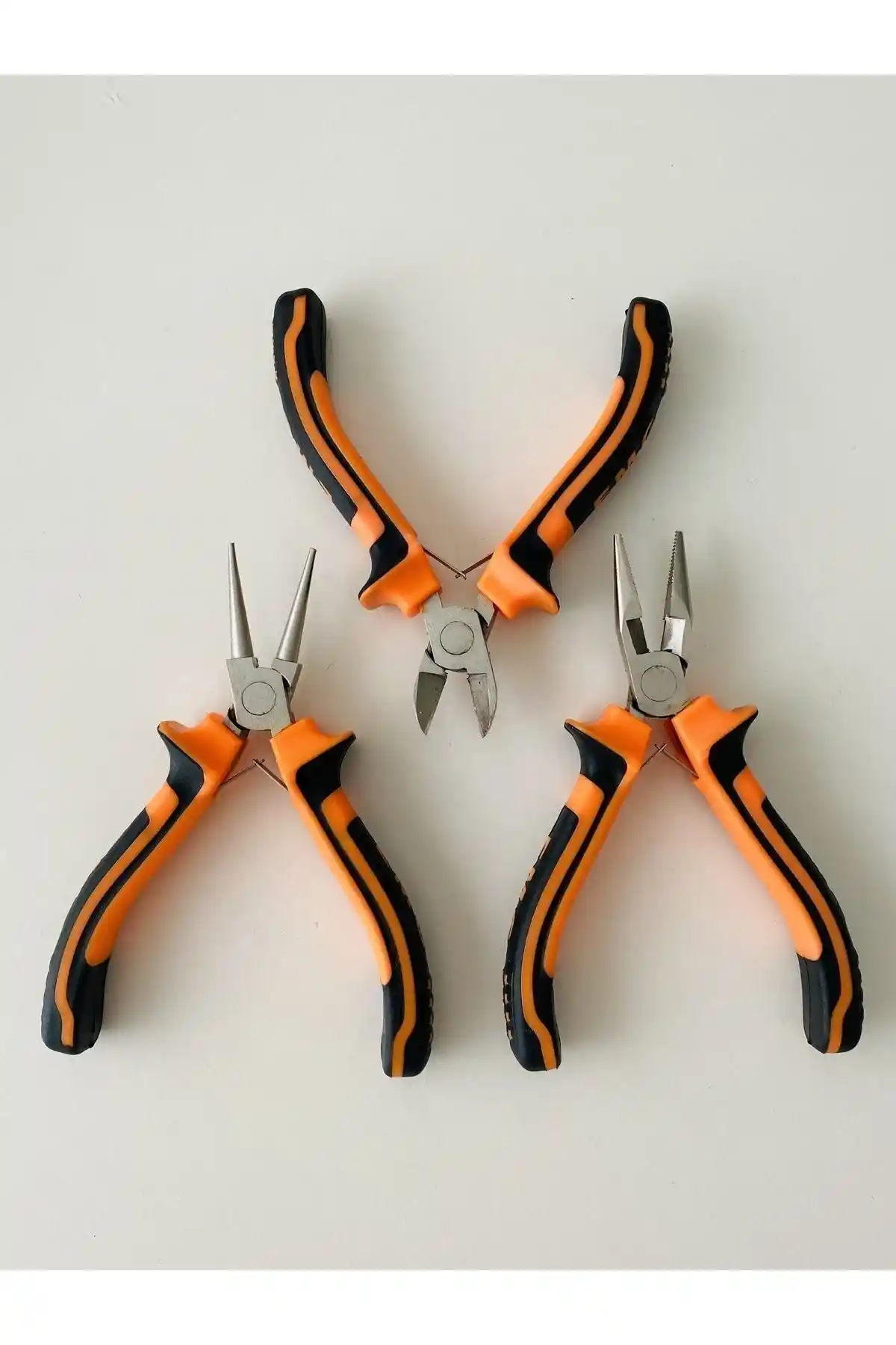 Takı Yapımında Kullanılan Mini Kıvırma Takı Pensesi: Pratik ve Çok Yönlü Çözüm