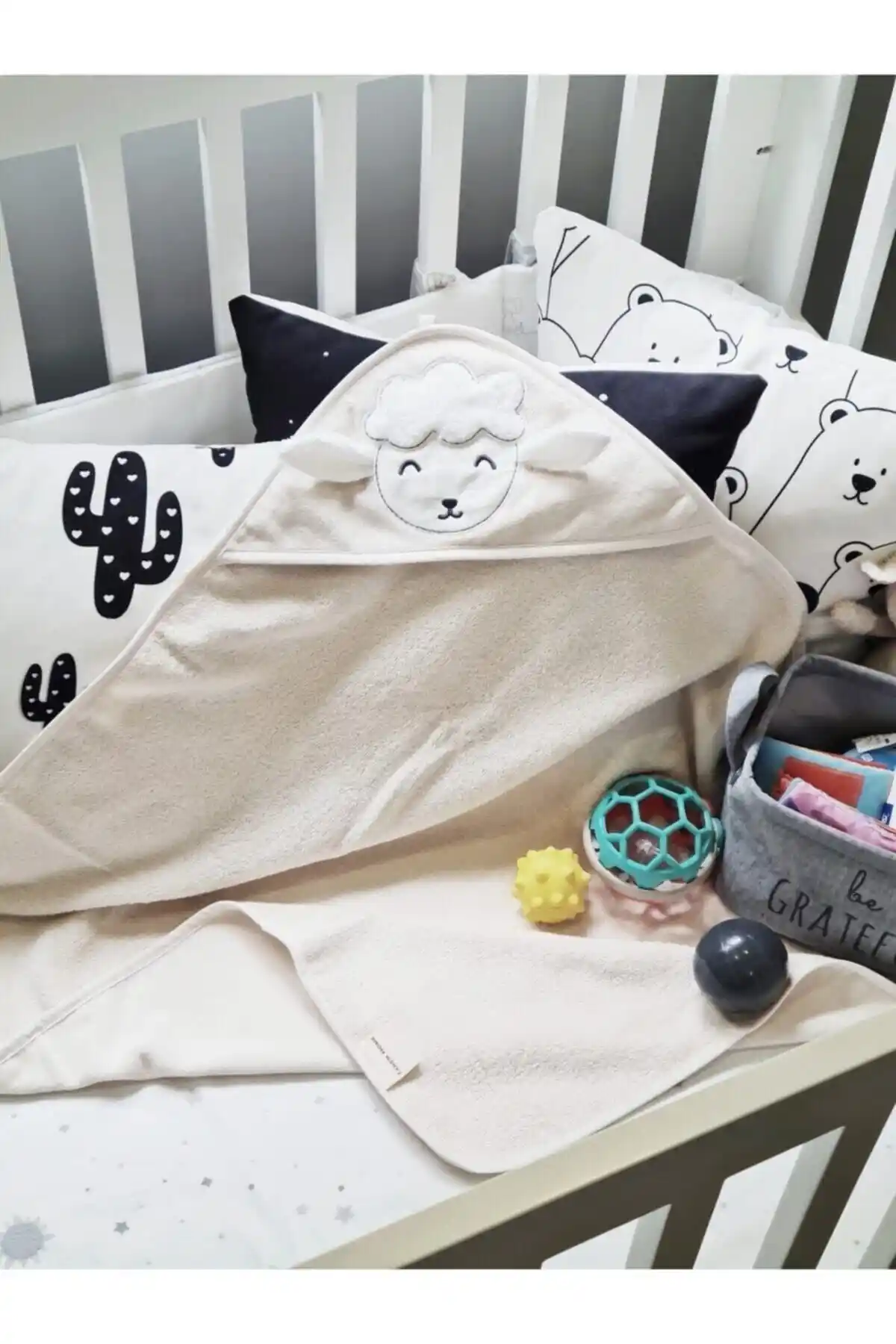 Tanem Home Bebek Havluları Karşılaştırması Bej ve Pembe Kuzu Desen Modelleri