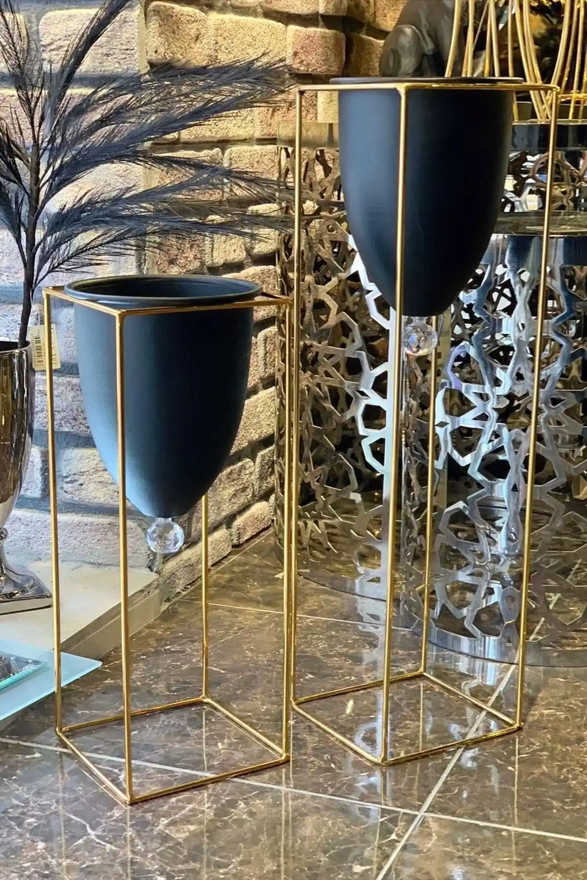 Tasarım Evi 2'li Metal Ayaklı Saksı Çiçeklik Modern ve Dayanıklı Dekoratif Ürün