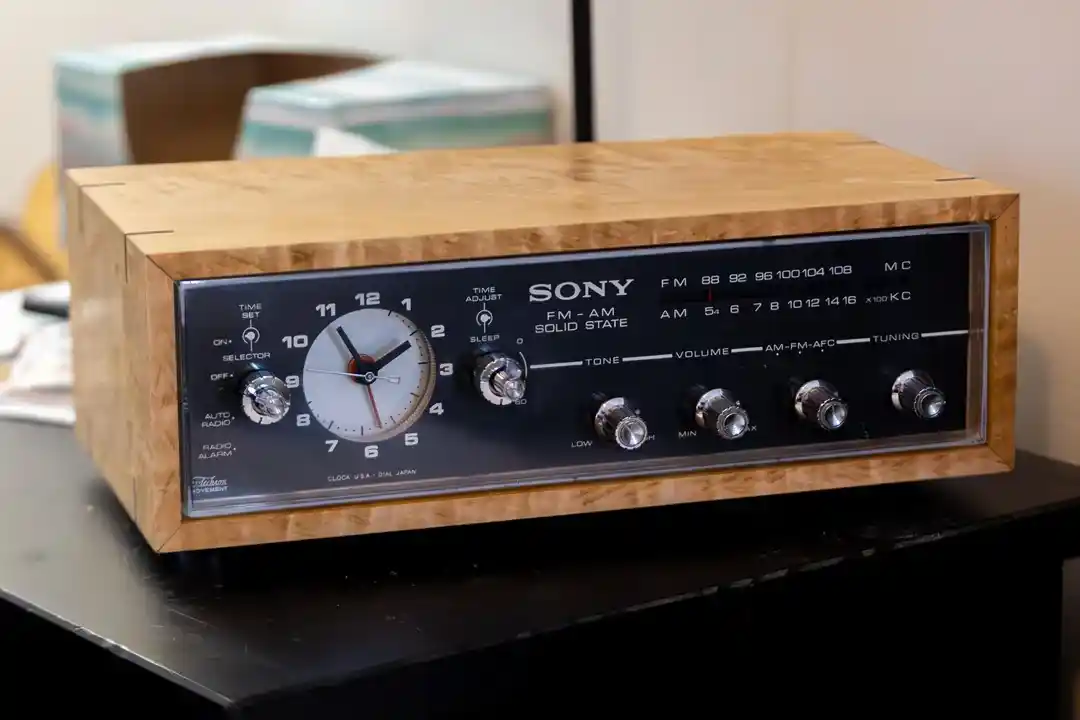 Ahşap Kutudan Retro Alarm Saatine: Kuş Gözü Akçaağaçla İlk Kutunuzu Yapmanın İncelikleri