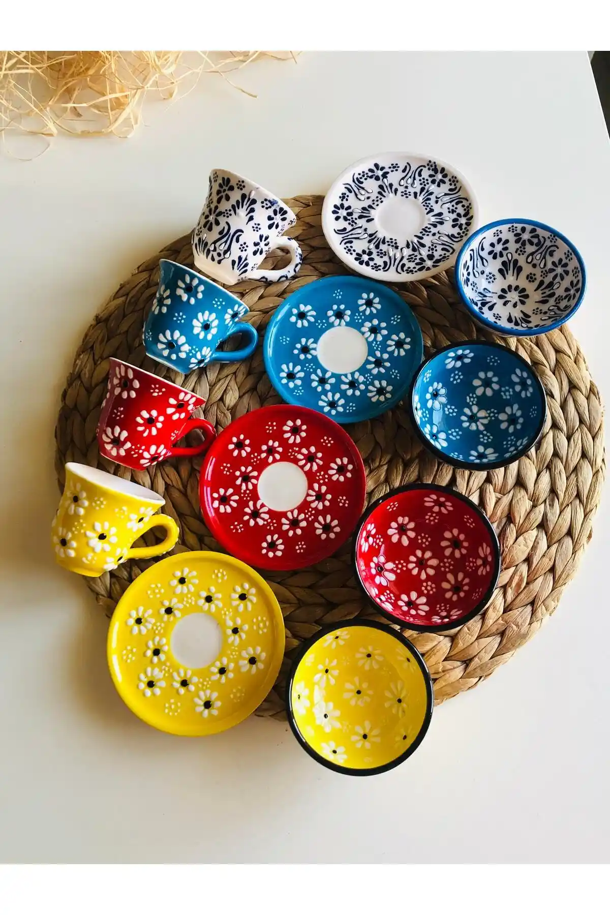 Anneler Günü İçin Papatya Temalı Kahve Fincan ve Lokumluk Seti Şık Hediye Seçeneği