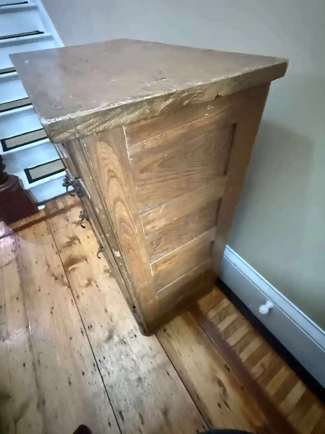 Başlangıç Seviyesindeki Kişiler İçin Ahşap Mobilya Yenileme Teknikleri ve İpuçları