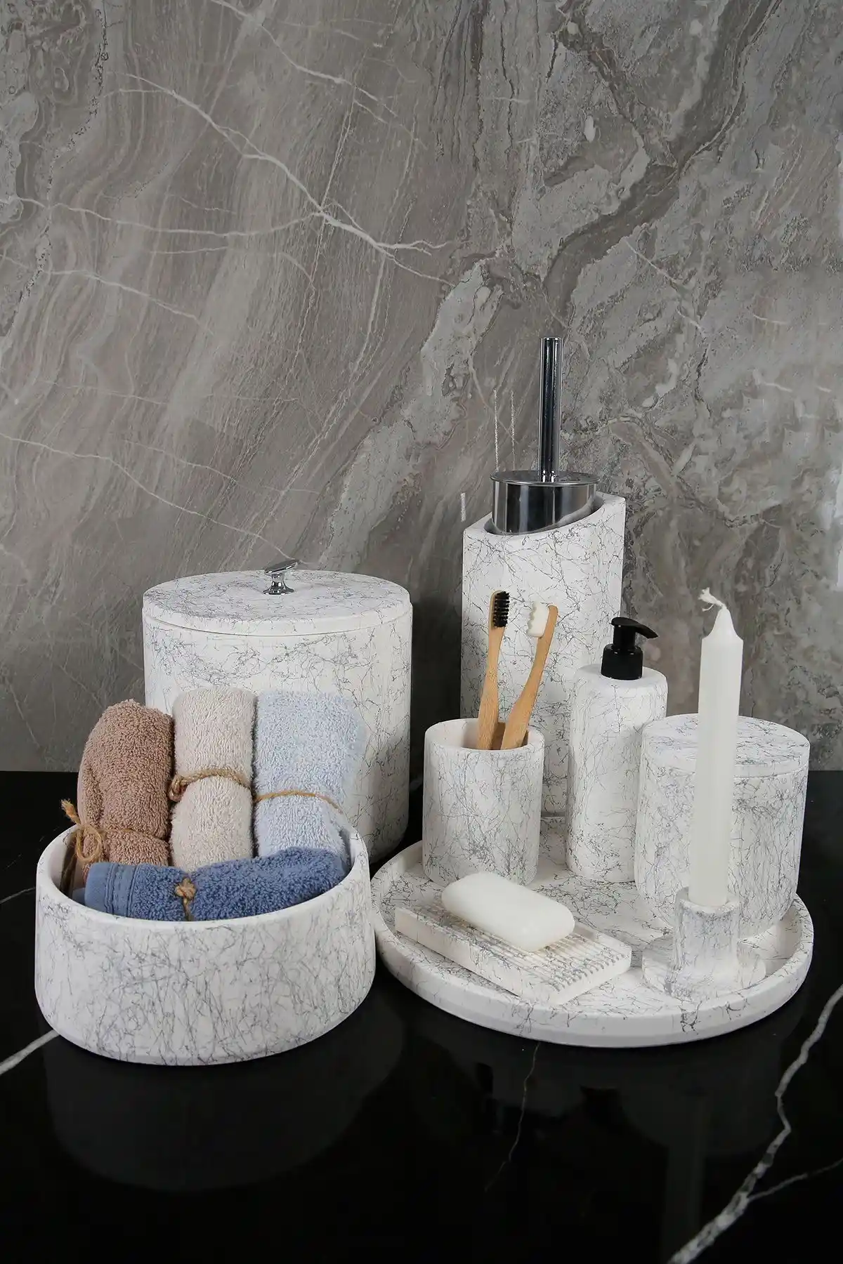 Betonmall 12 Parça Mermer Desenli Beton Banyo Seti Modern ve Şık Tasarım Özellikleri