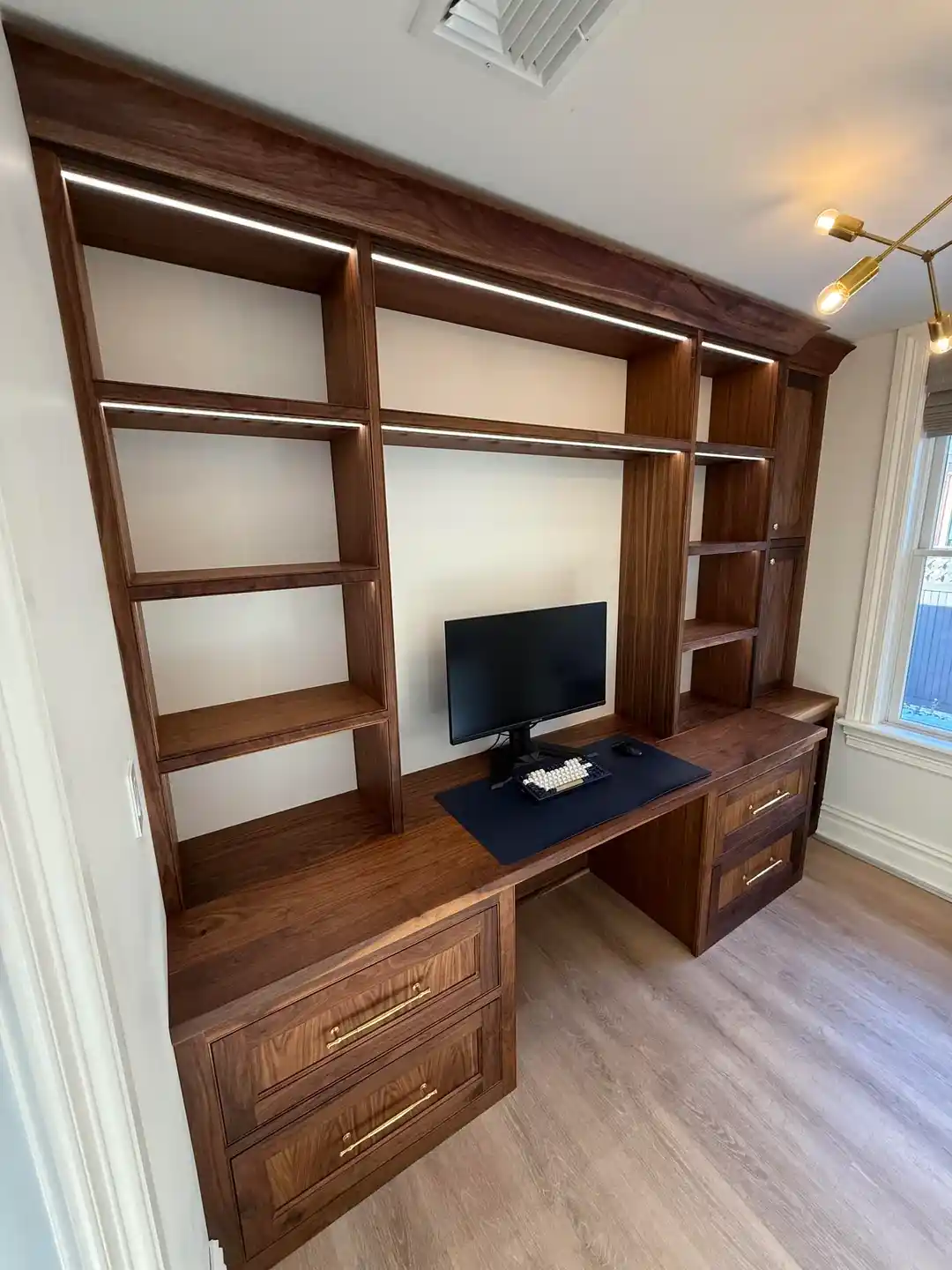 Ceviz Ağacından Ev Ofisi Mobilyası Tasarımı ve Yapım Süreci Detayları