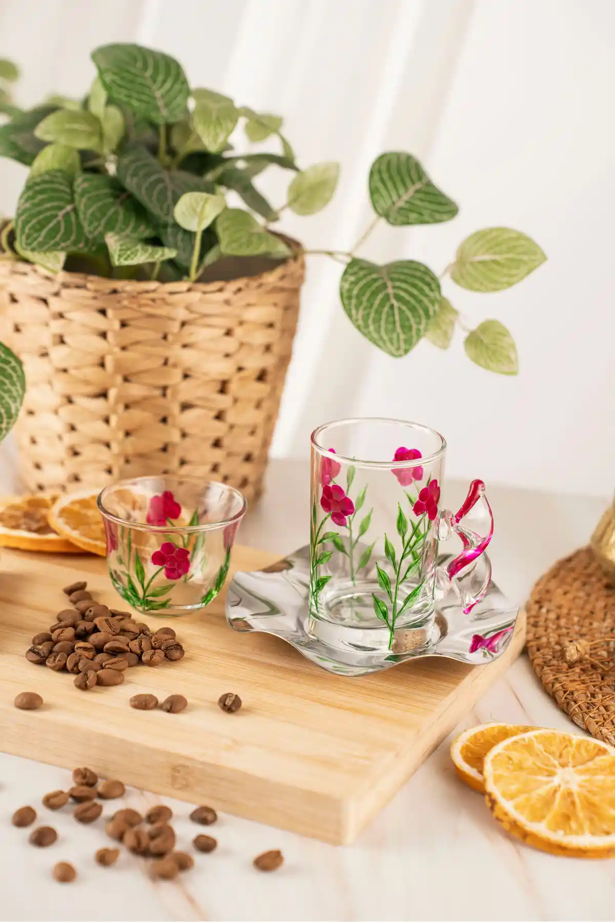 CrystalHome 18 Parça Çay ve Kahve Seti: Estetik ve Fonksiyonellik Bir Arada