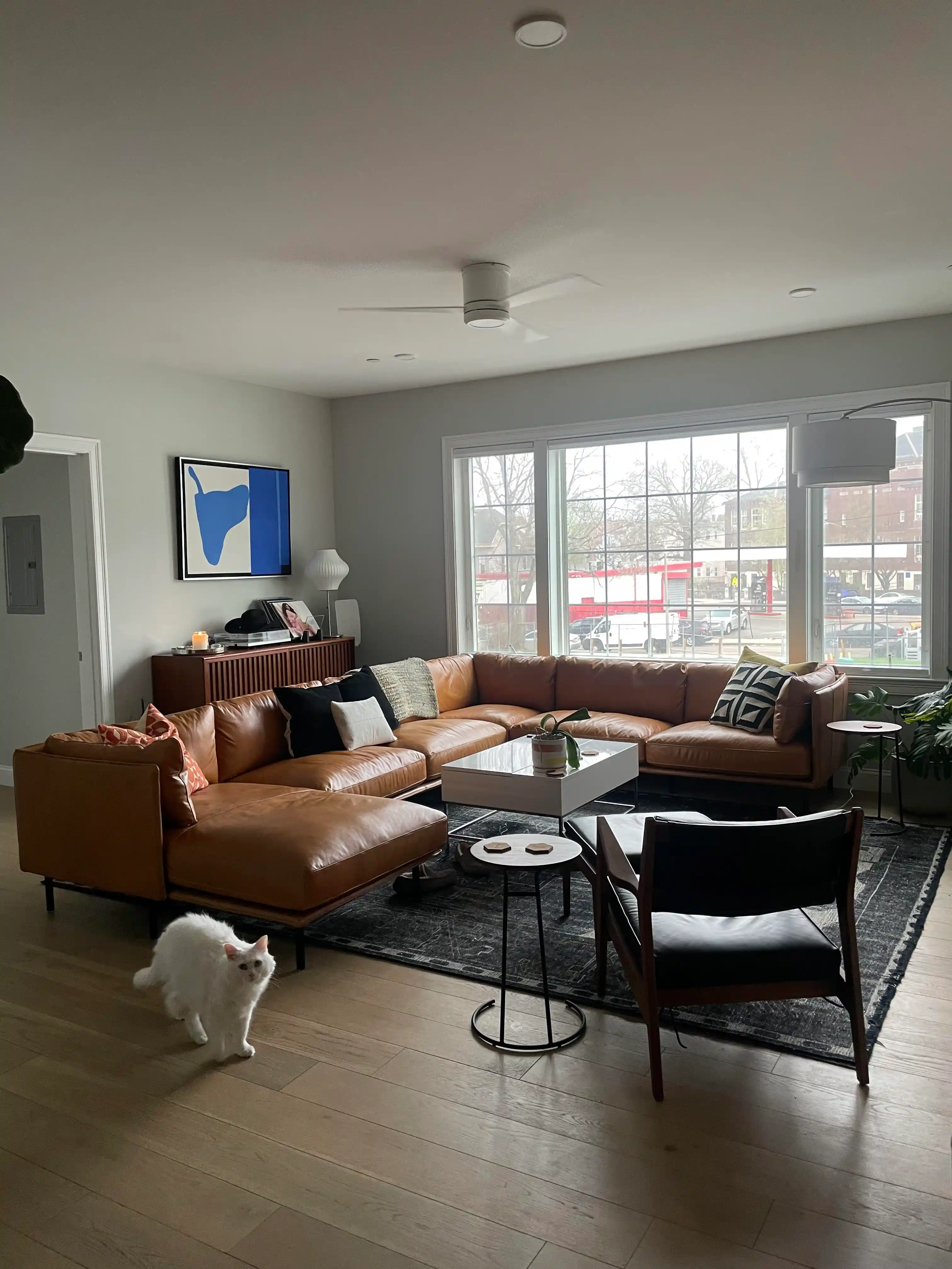 Deri Köşe Koltuk Seçimi ve Bakımı: Konfor, Dayanıklılık ve Kullanıcı Deneyimleri