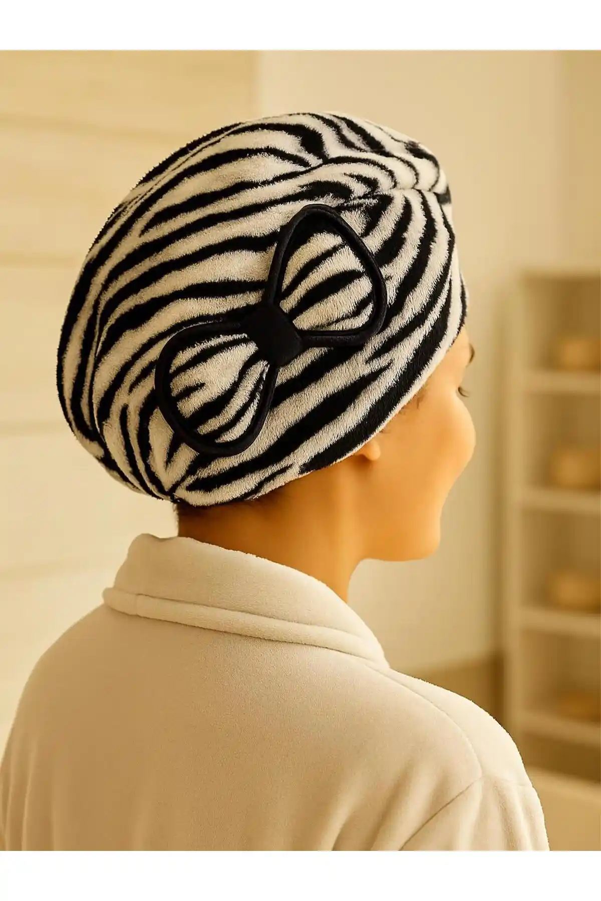 Ender Home Fiyonklu Saç Kurulama Bonesi Şık ve Fonksiyonel Tasarım Özellikleri