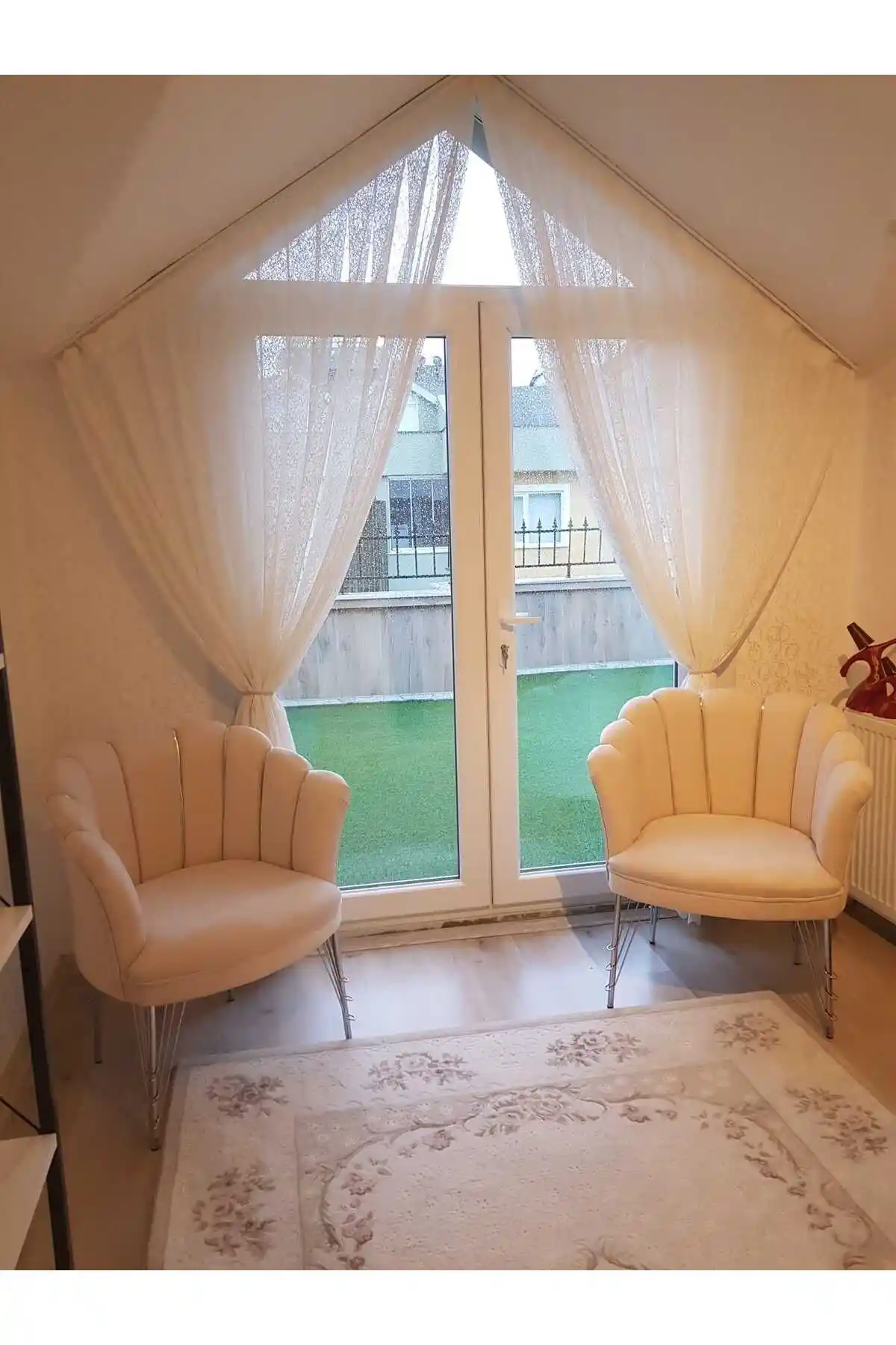 GARDEN HOUSE Papatya Krem Kumaş Metal Krom Ayaklı Tekli Koltuk Berjer Özellikleri ve Kullanım Alanları