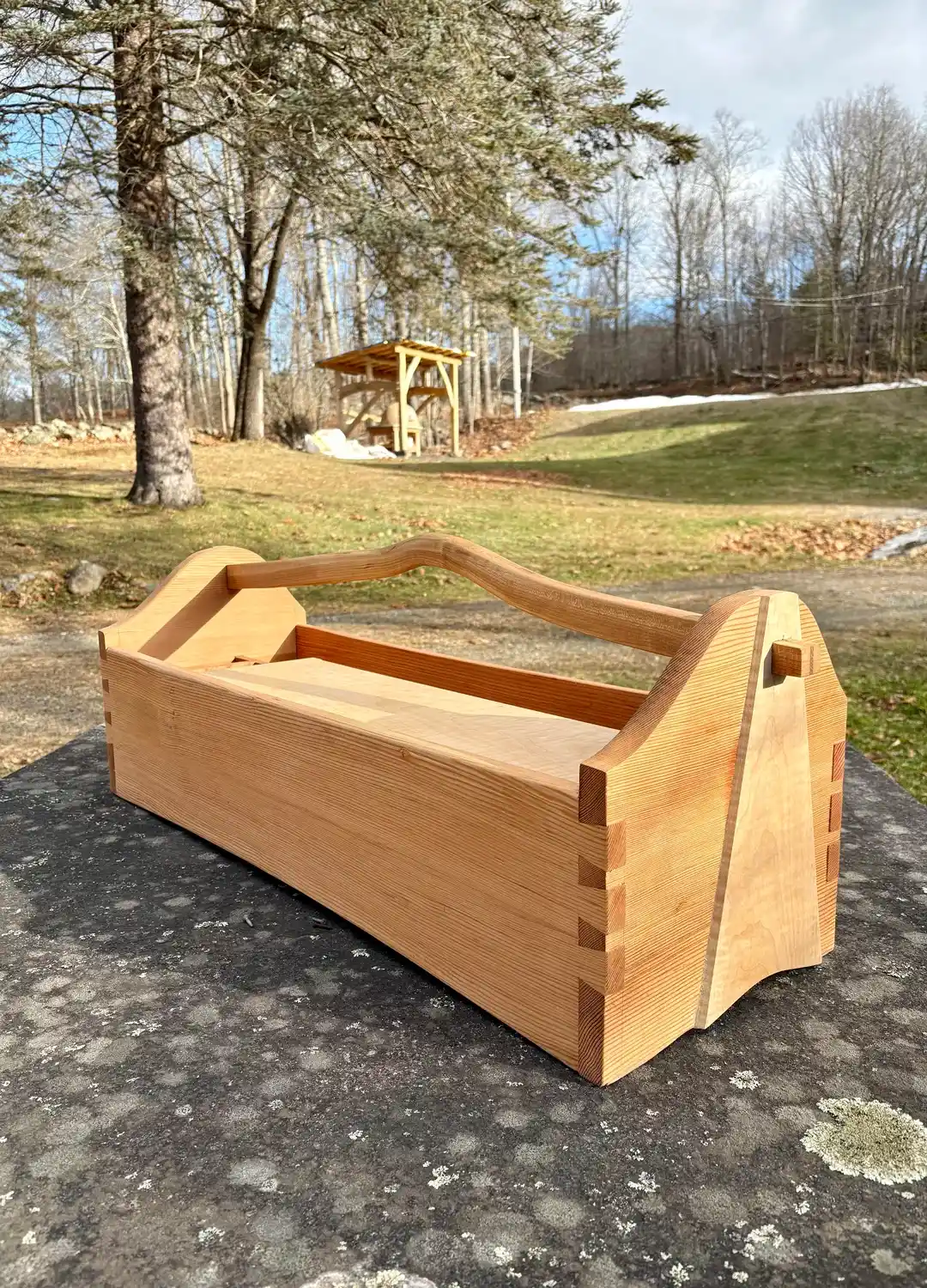 Geri Dönüştürülmüş Ahşaptan El Yapımı Alet Kutusunun Tasarım ve Yapım Süreci