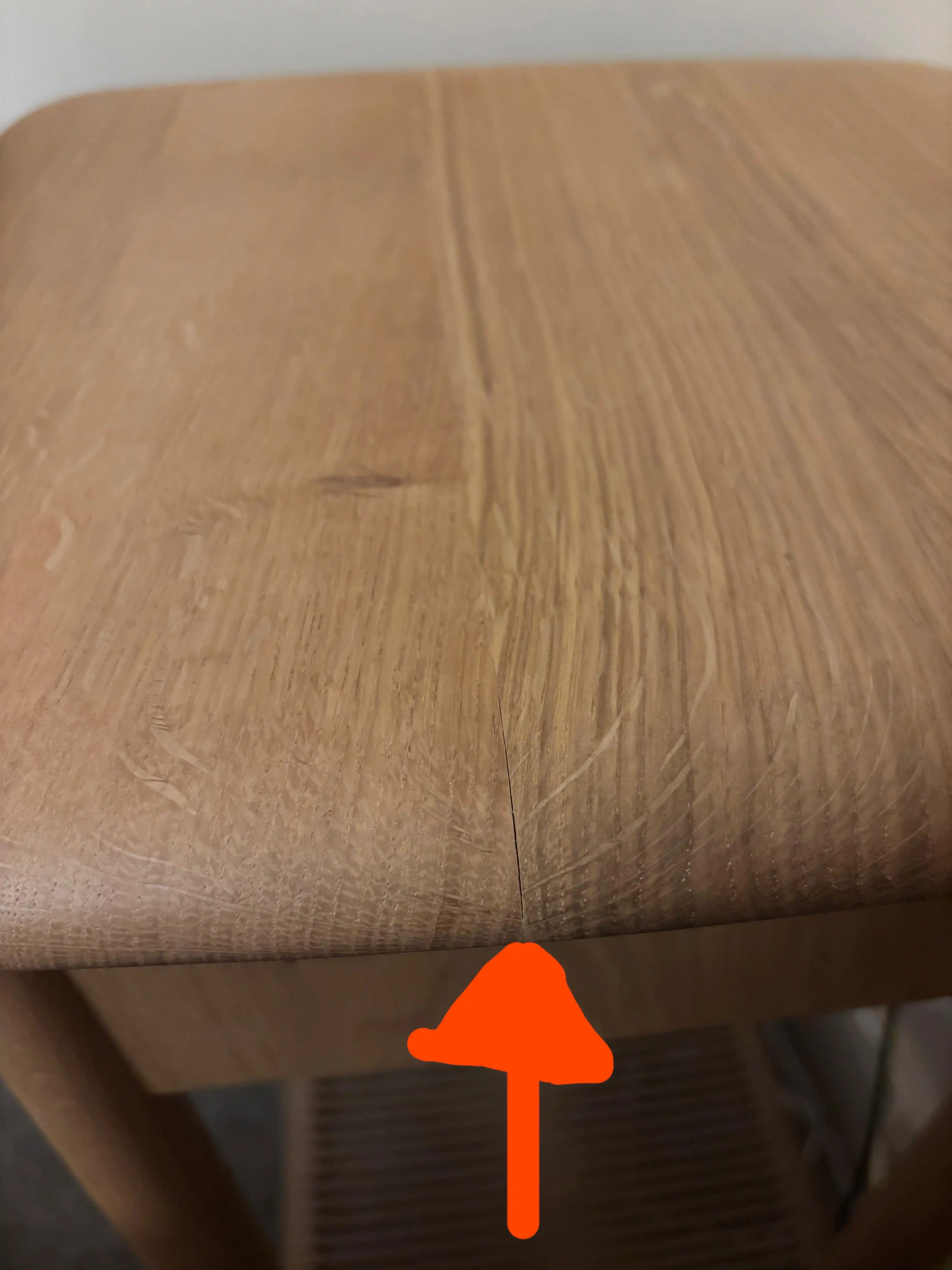 Masif Meşe Komodinlerde Yapıştırma Hataları ve Çatlak Sorunlarının Nedenleri ve Çözümleri