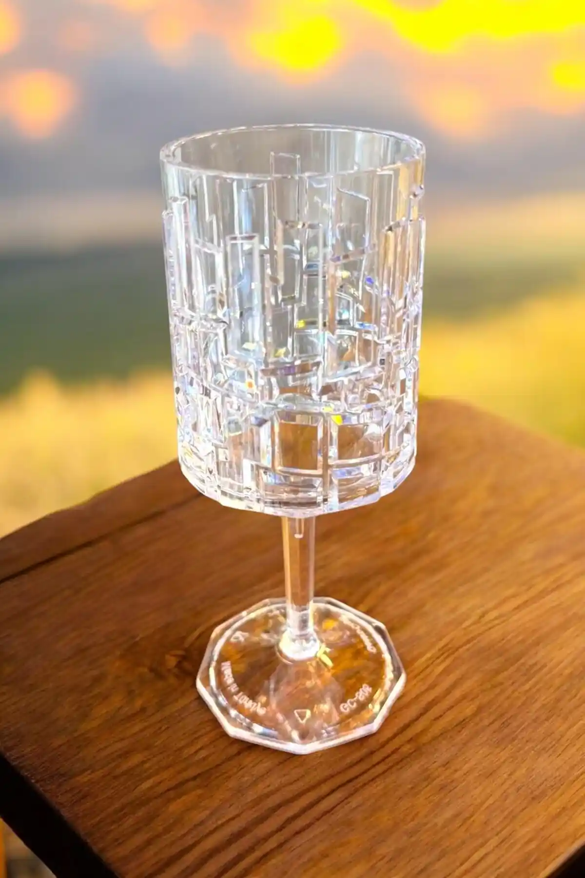 Polikarbon Plastik Kadehler ile Şık ve Dayanıklı İçki Sunumu İçin En İyi Seçenekler