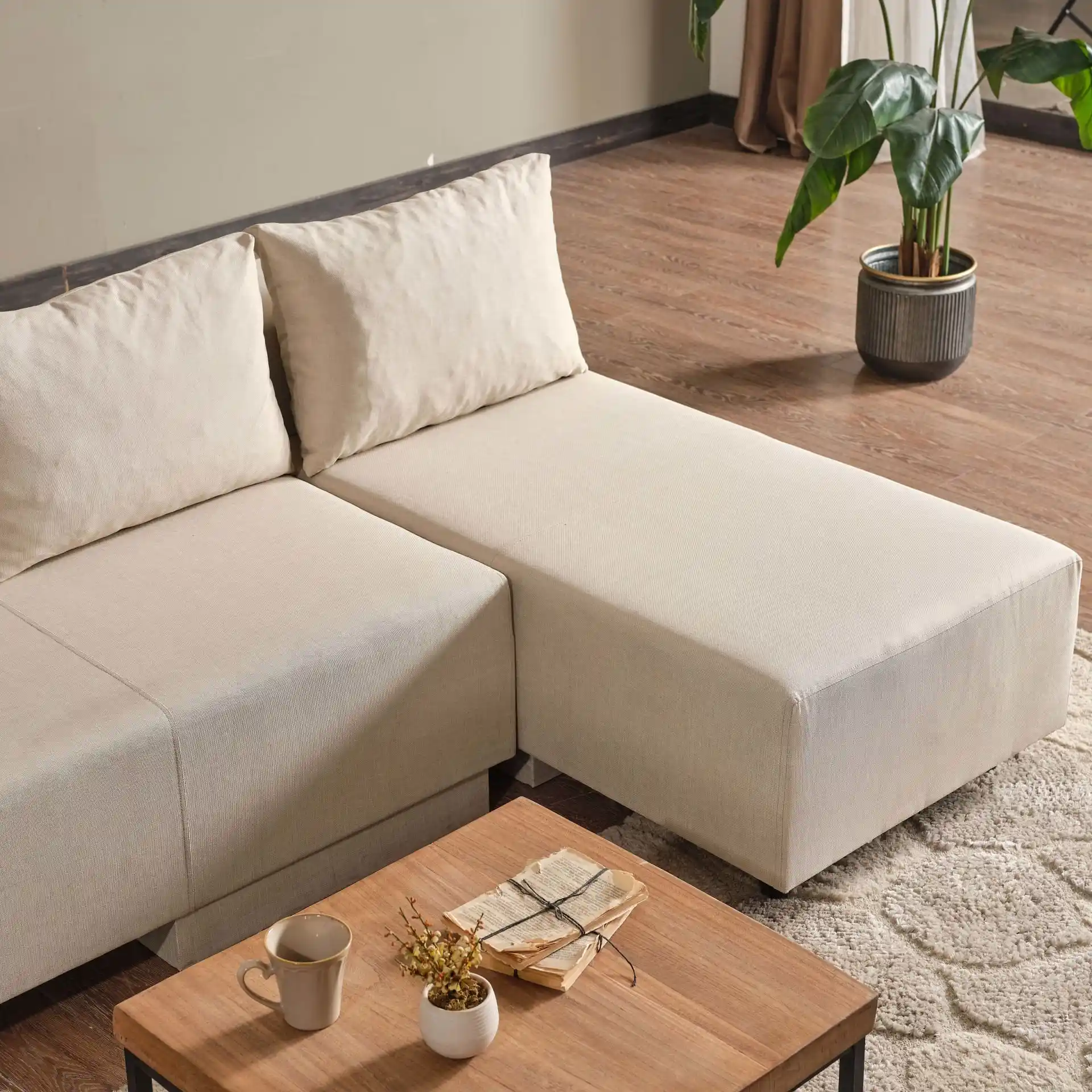 Poly & Bark Mineta Köşe Kanepe İncelemesi: Tasarım, Konfor ve Dayanıklılık Analizi