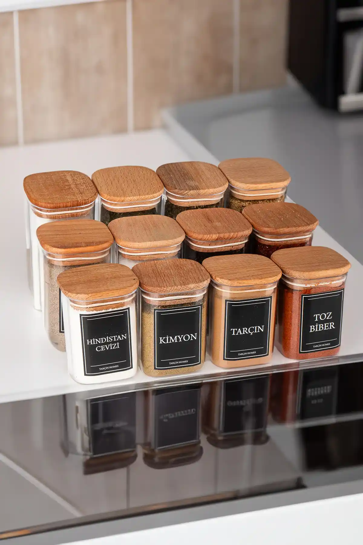 TARÇIN HOMES 12'li Vakumlu Ahşap Kapaklı Baharatlık Seti Mutfak Dekorasyonu ve Saklama Çözümü