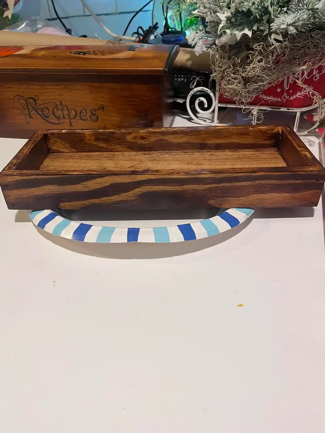 Tarif Kutusunu Derinleştirmede Ahşap Seçimi ve Boyama Teknikleri Üzerine Detaylı İnceleme