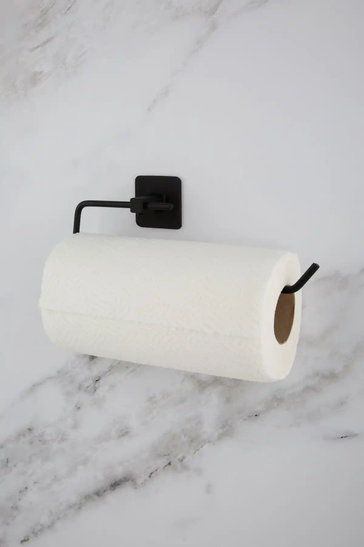 UG Home Siyah Kare Yapışkanlı Kağıt Rulo Havluluk ve Peçetelik Tasarımı ve Kullanım Özellikleri