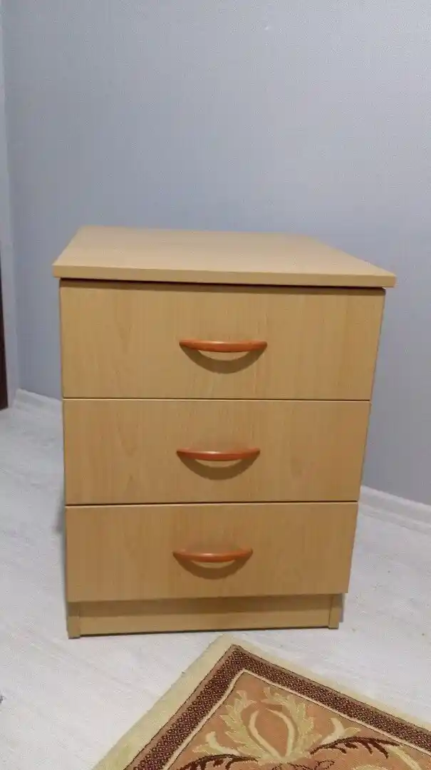 3'lü Komidinler: Fonksiyonellik ve Estetiği Bir Arada Sunan Modern Mobilya Çözümleri