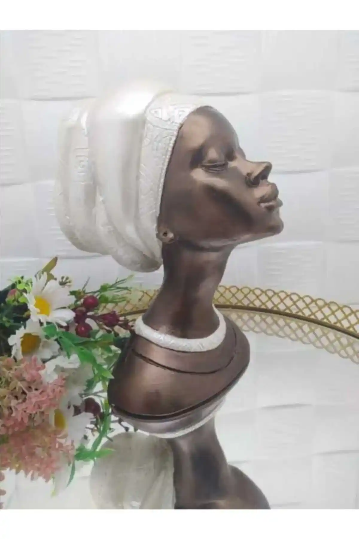 Afrikalı Kadın Biblosu: Kültürel Zenginlik ve Dekorasyonun Buluşması