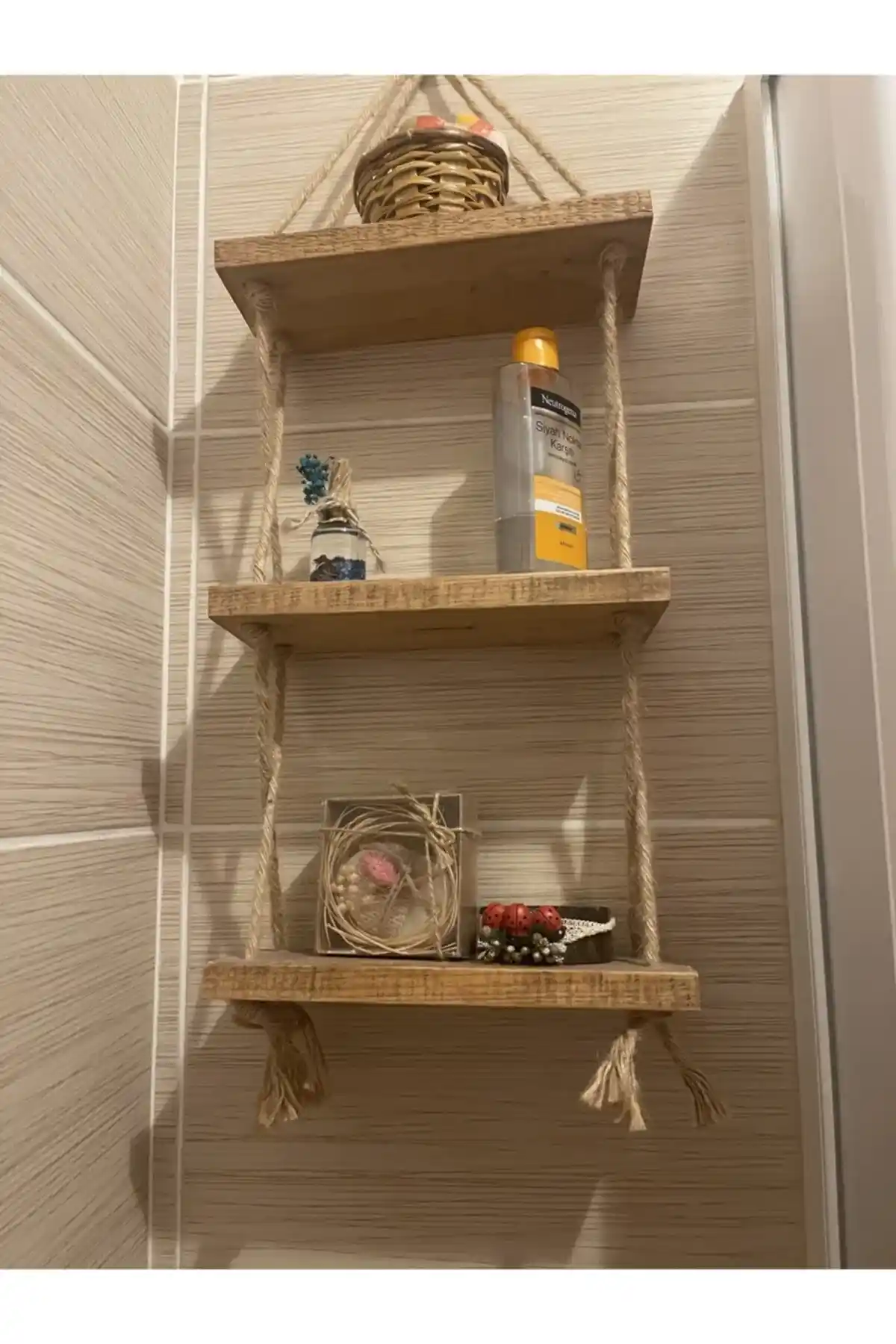 Ahşap Banyo Rafları: Dayanıklı ve Estetik Tasarımlarla Banyonuzu Yenileyin