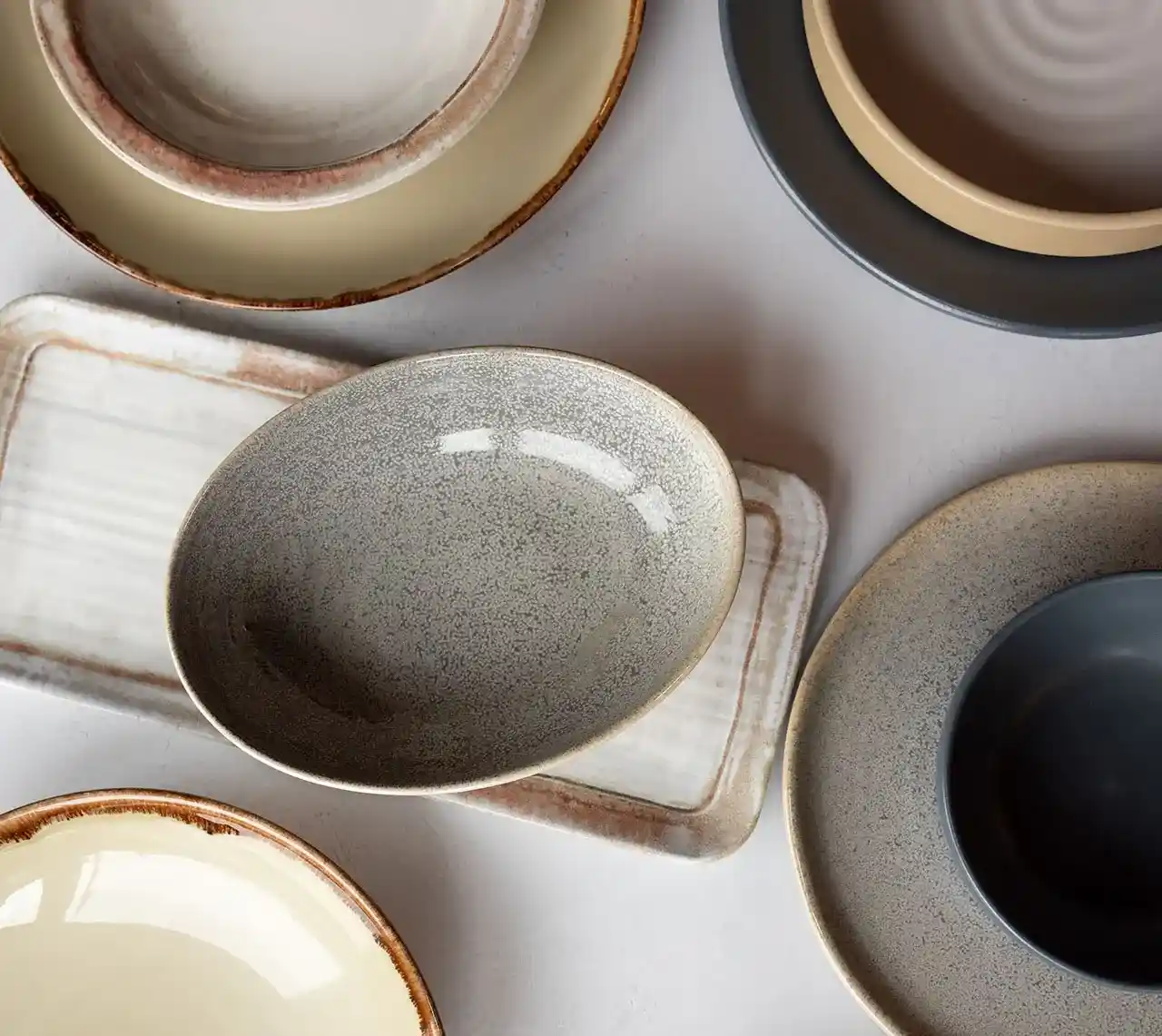 Arc Tabaklar: Modern Tasarım ve Dayanıklılığıyla Mutfaklarınızın Vazgeçilmezi